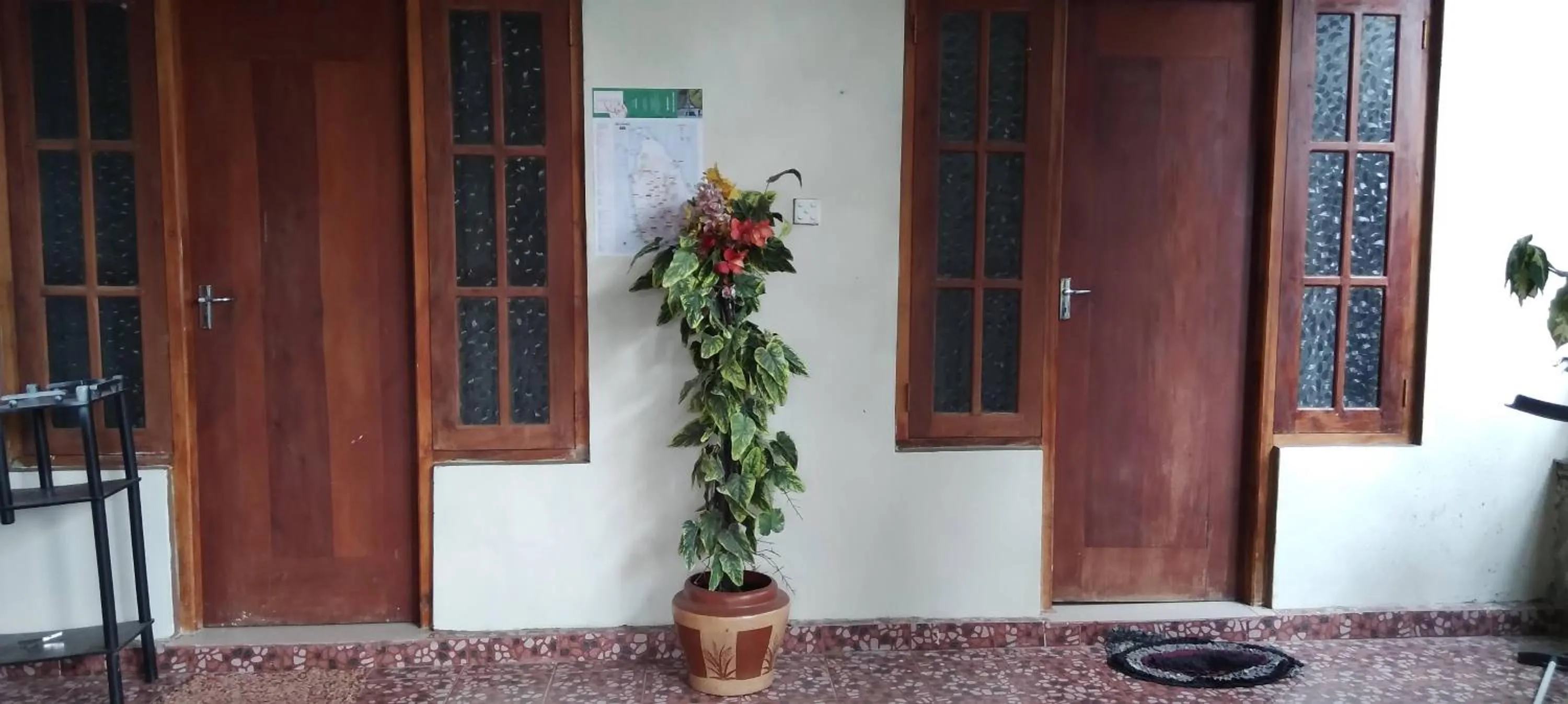 Facade/entrance in House Of Esanya