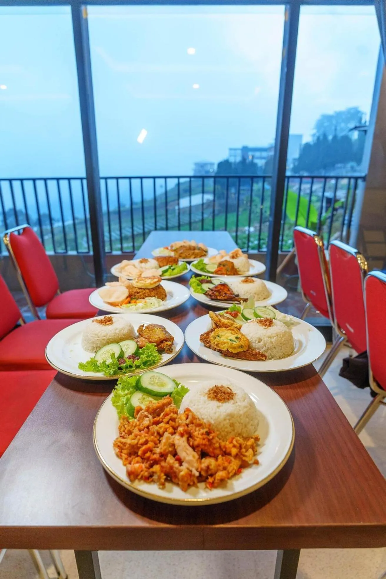 Food in Elge Hotel and Villa Sarangan