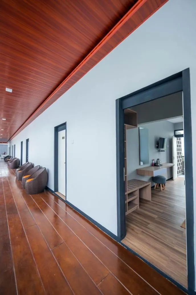 Balcony/Terrace in Elge Hotel and Villa Sarangan