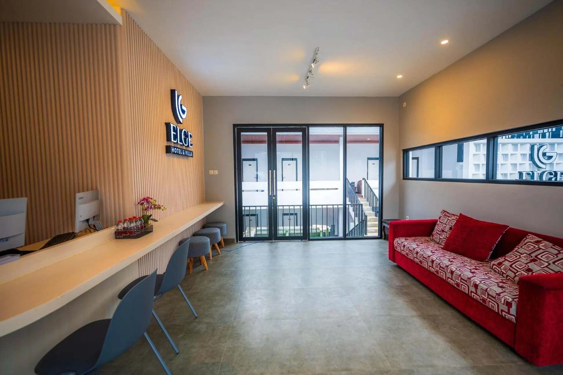 Lobby or reception in Elge Hotel and Villa Sarangan