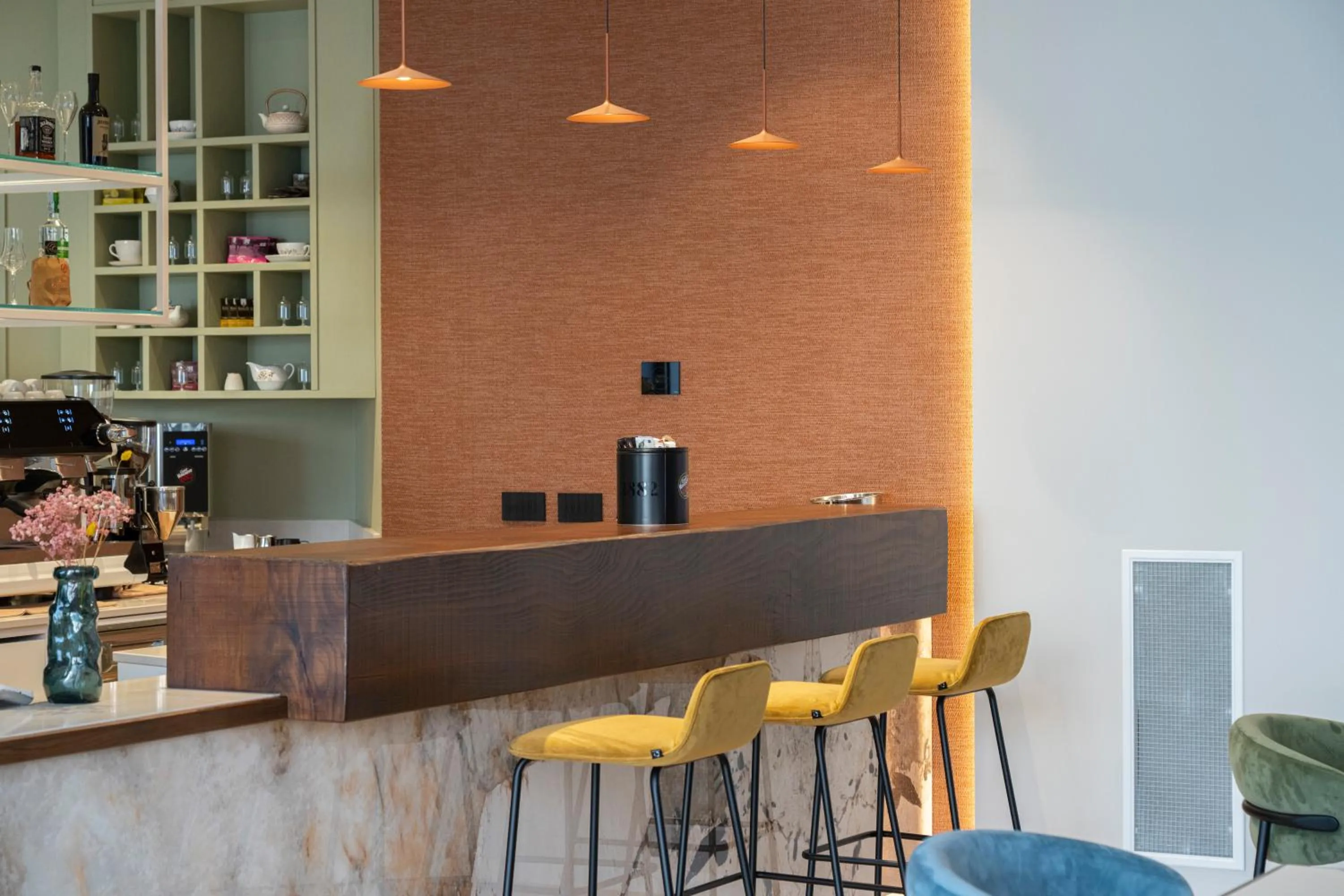 Lounge or bar in BISCARDI Hotel