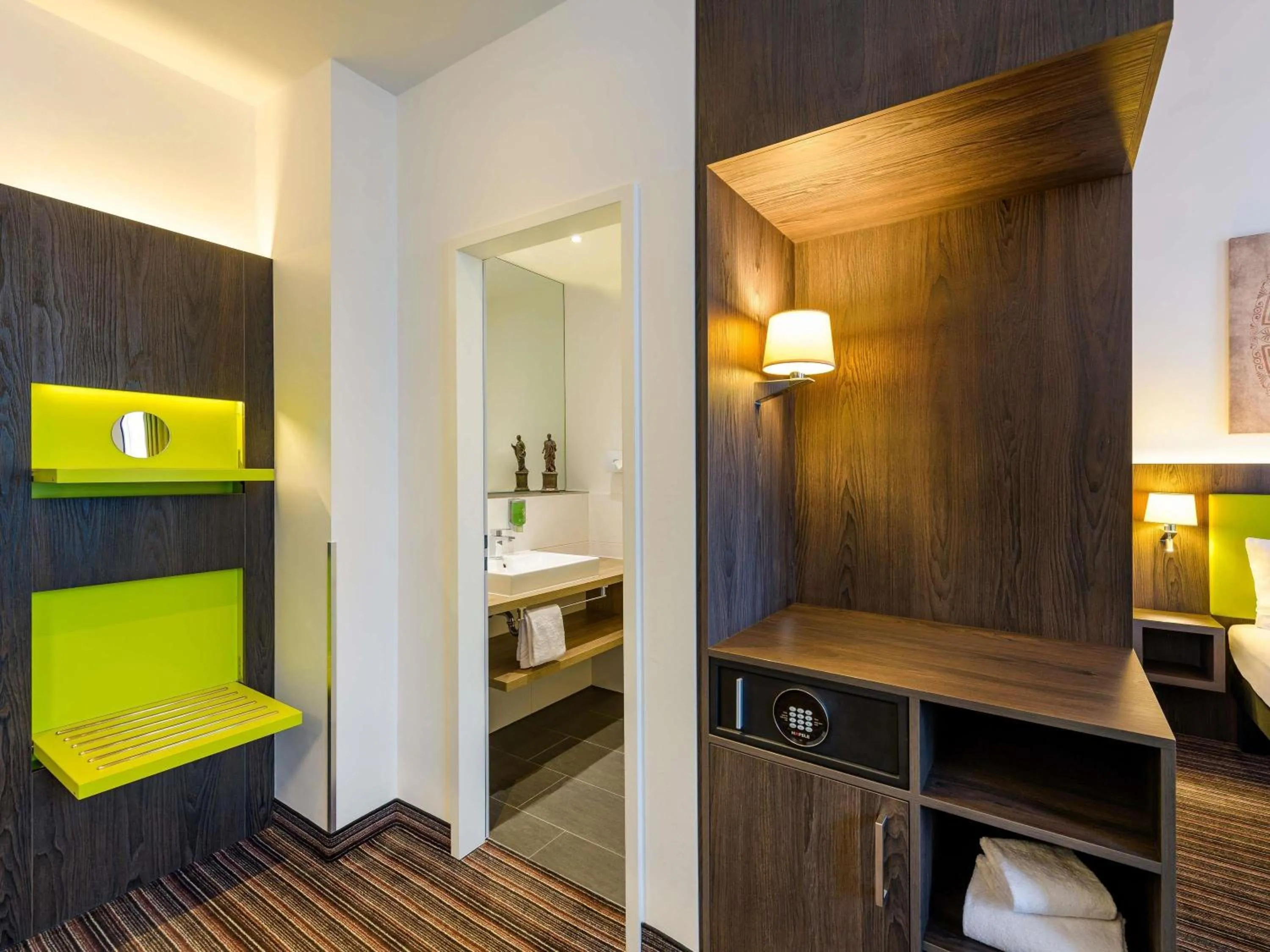 Bedroom, Bed in Ibis Styles Trier