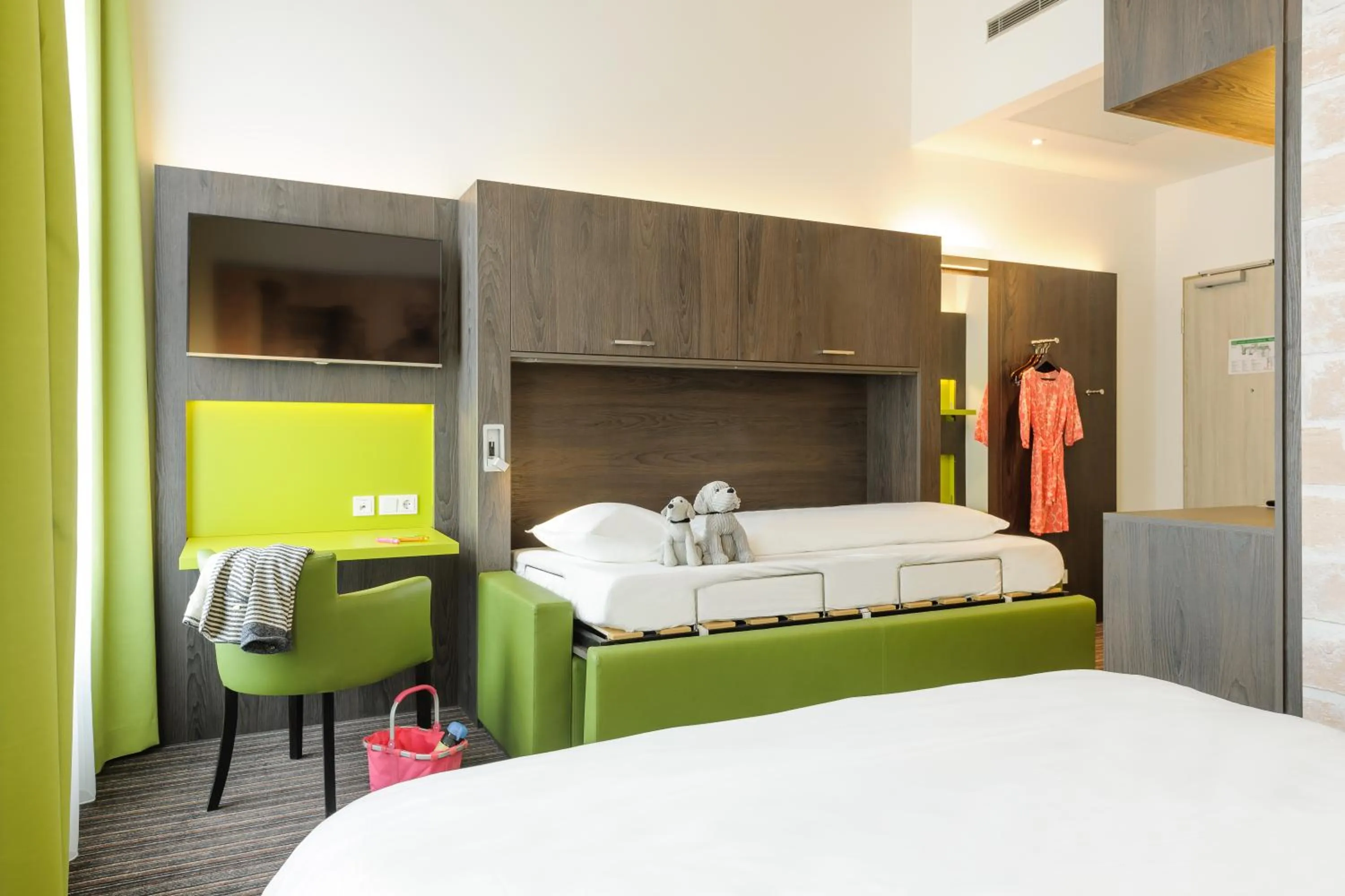 Photo of the whole room, Bed in Ibis Styles Trier