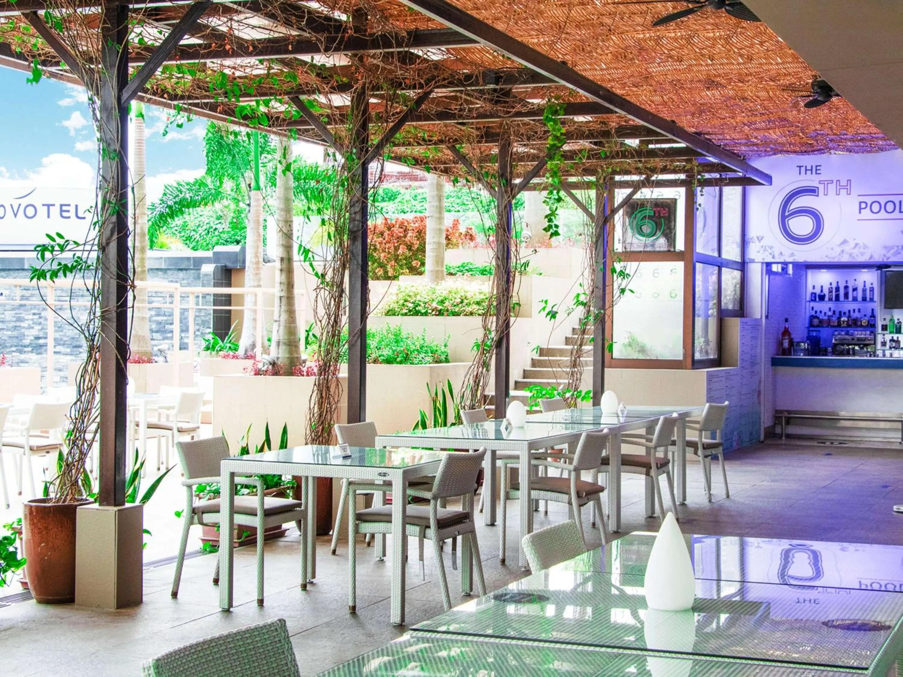 Restaurant/places to eat in Novotel Manila Araneta City Hotel