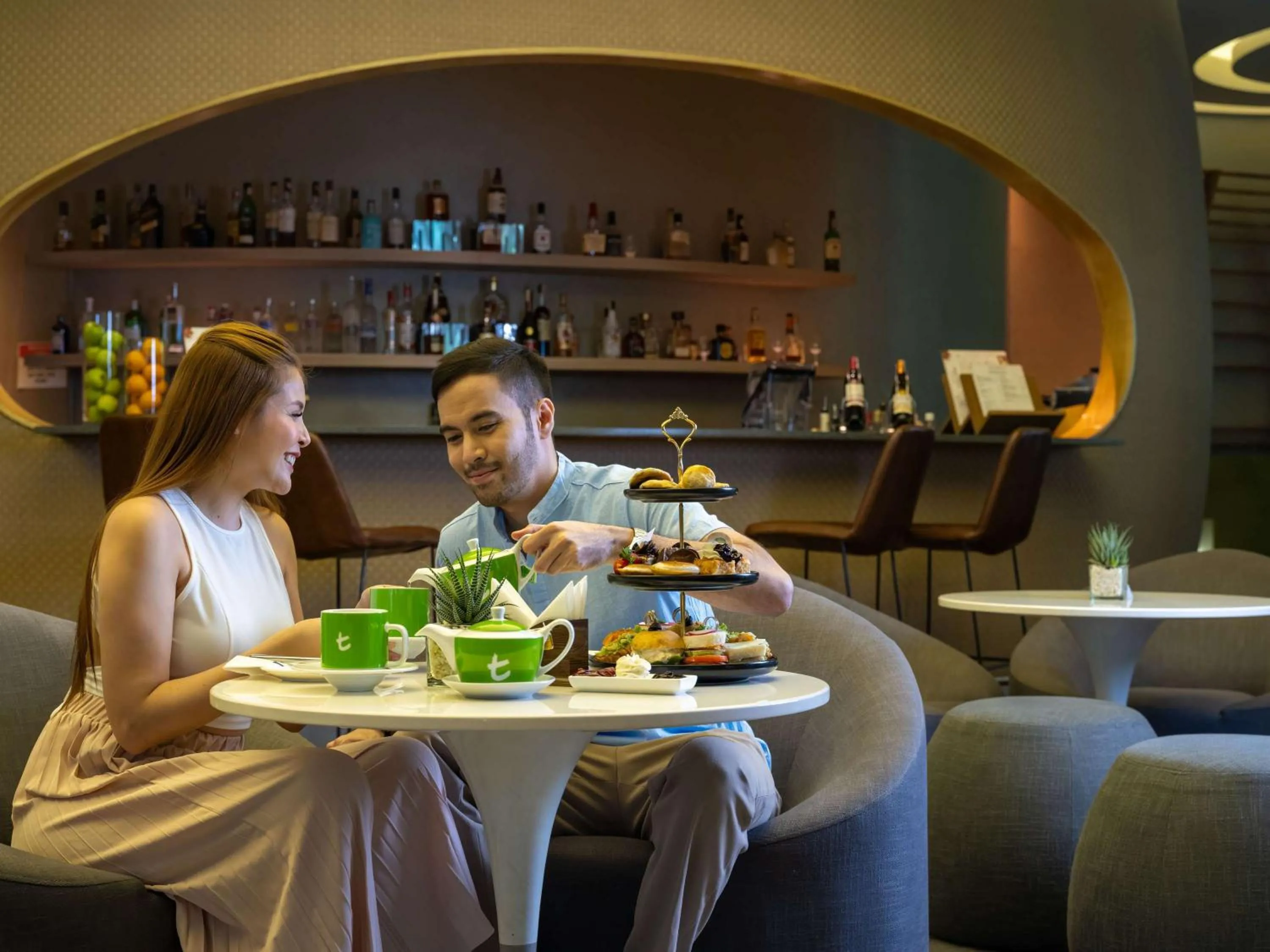 Restaurant/places to eat in Novotel Manila Araneta City Hotel