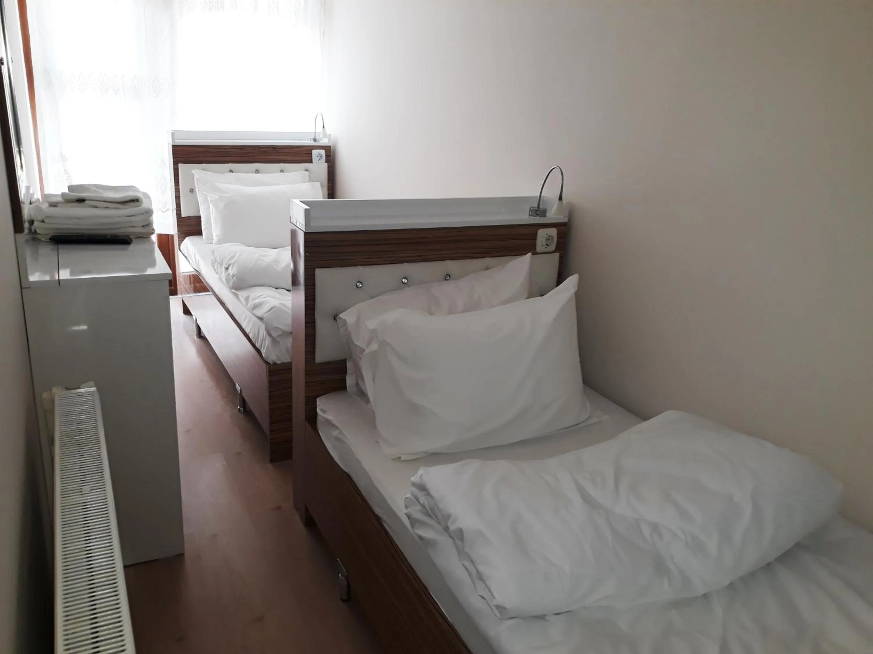 Photo of the whole room, Bed in Dilmac Hotel