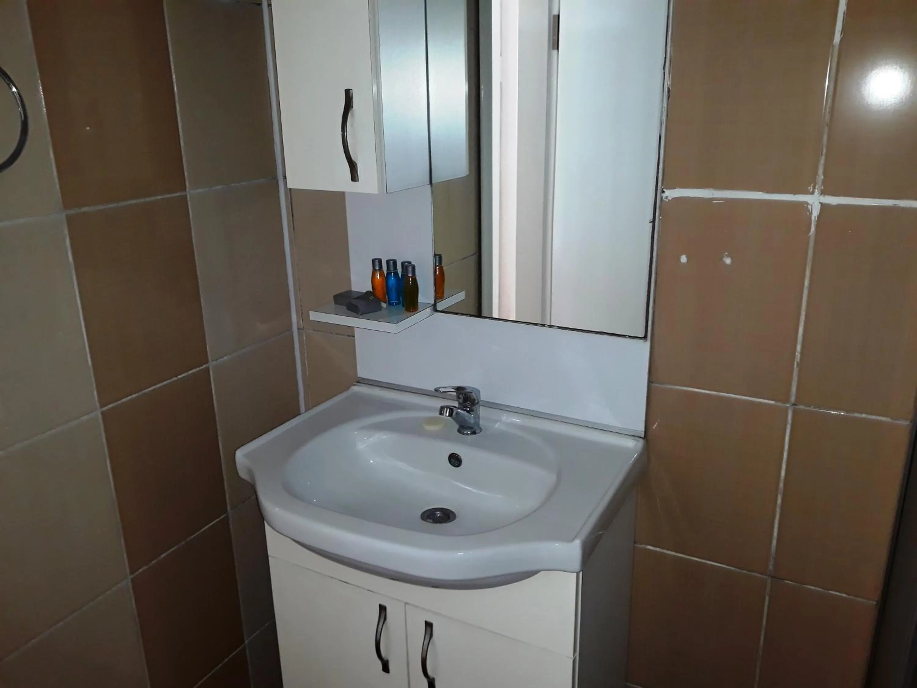 Bathroom in Dilmac Hotel