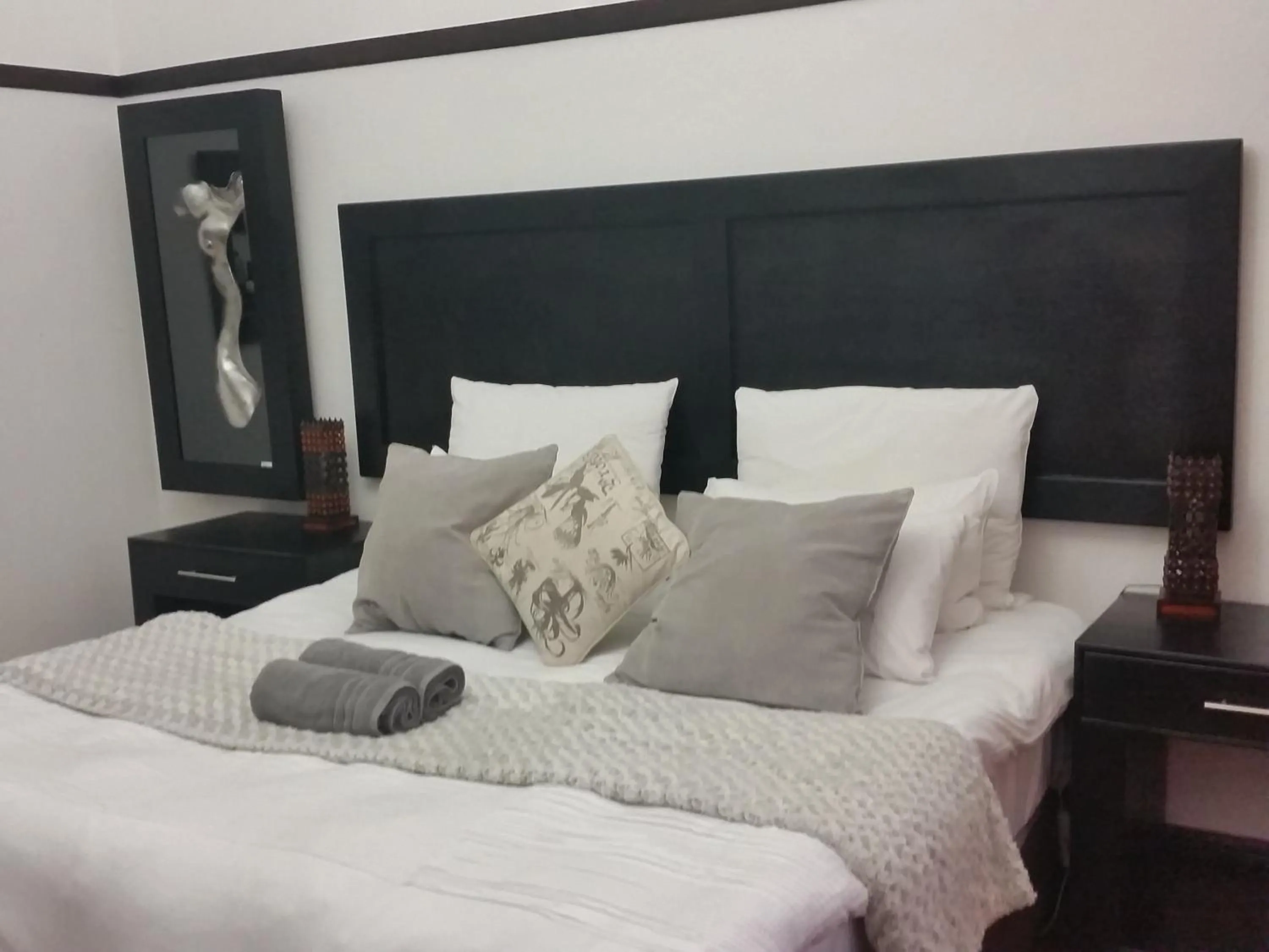 Bed in Izimbali Lodge and Restaurant