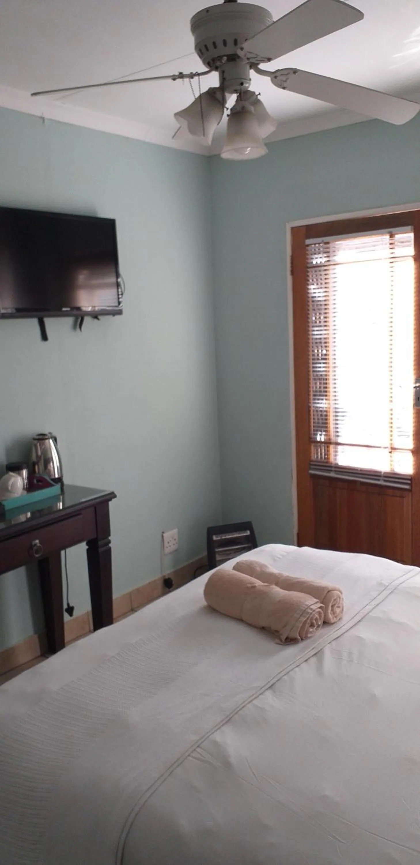 Bedroom in Izimbali Lodge and Restaurant