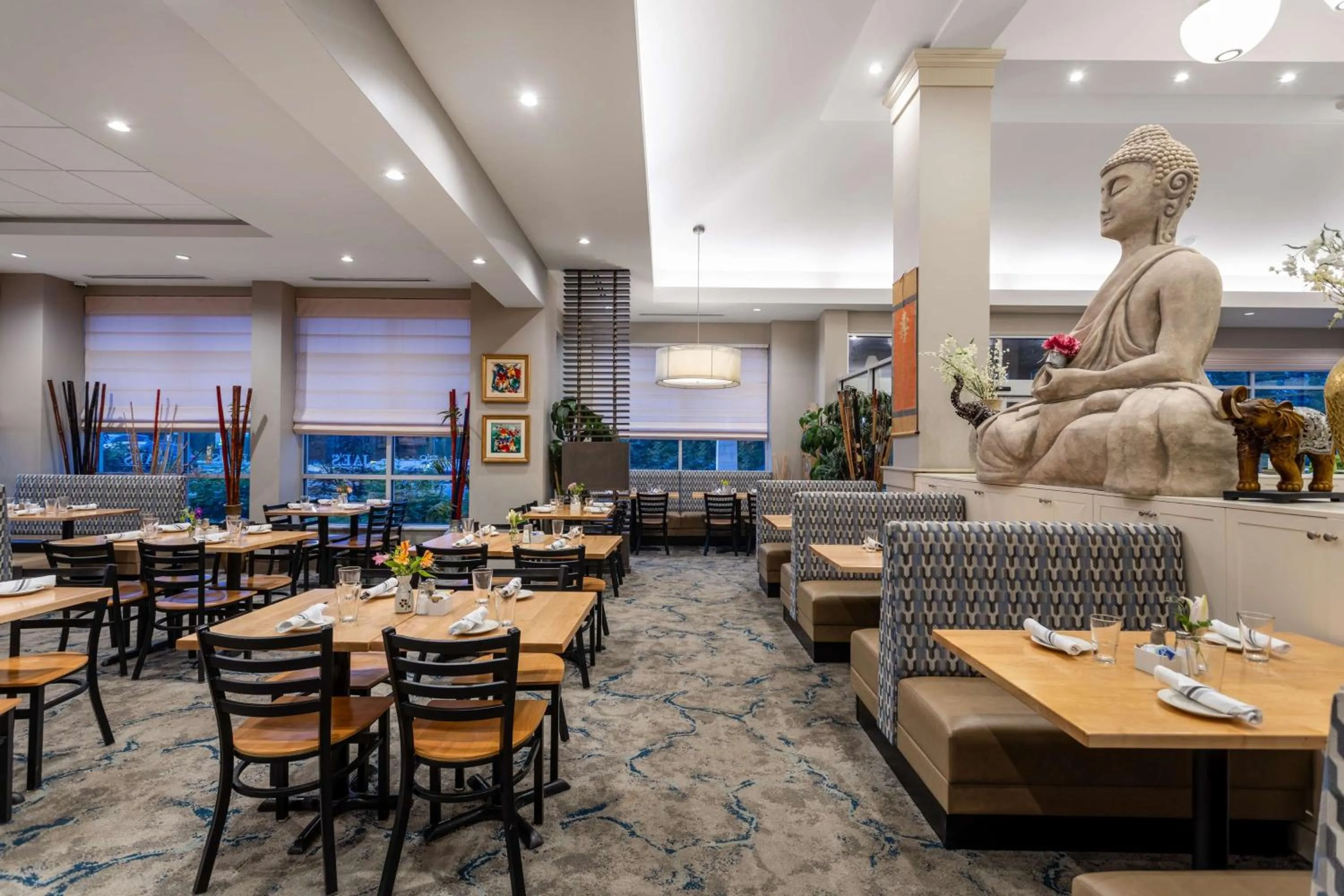 Restaurant/places to eat in Hilton Garden Inn Lenox Pittsfield
