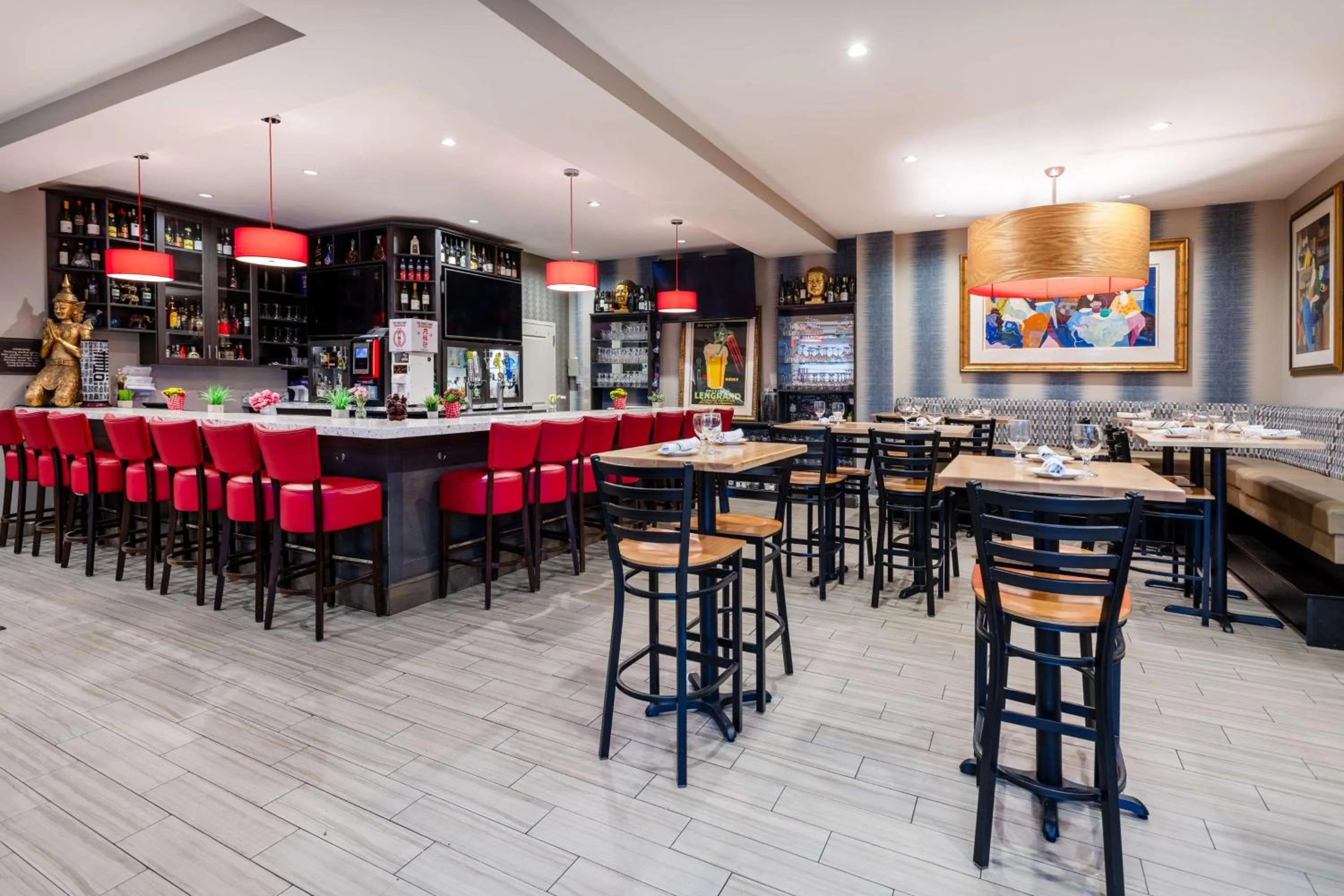 Lounge or bar in Hilton Garden Inn Lenox Pittsfield