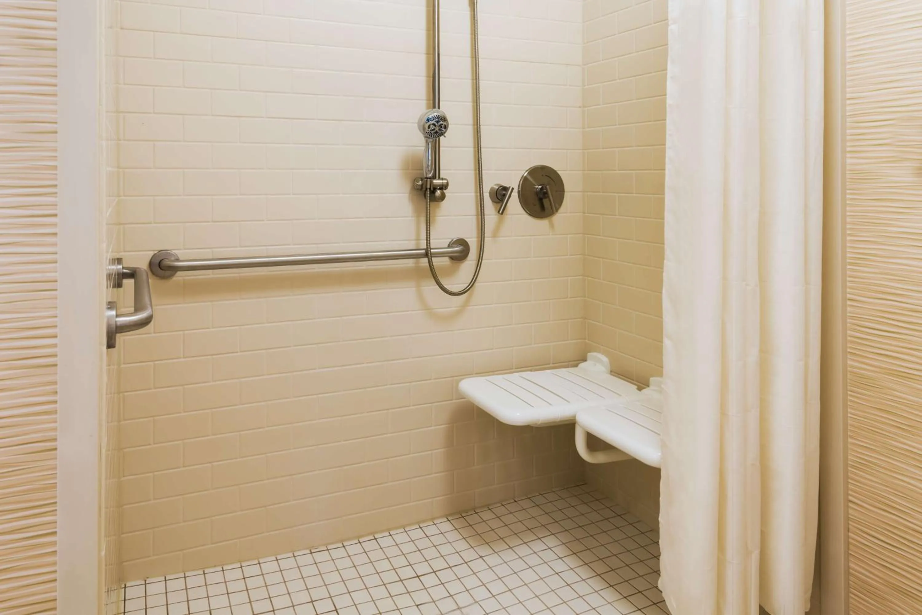 Bathroom in Homewood Suites by Hilton Little Rock Downtown