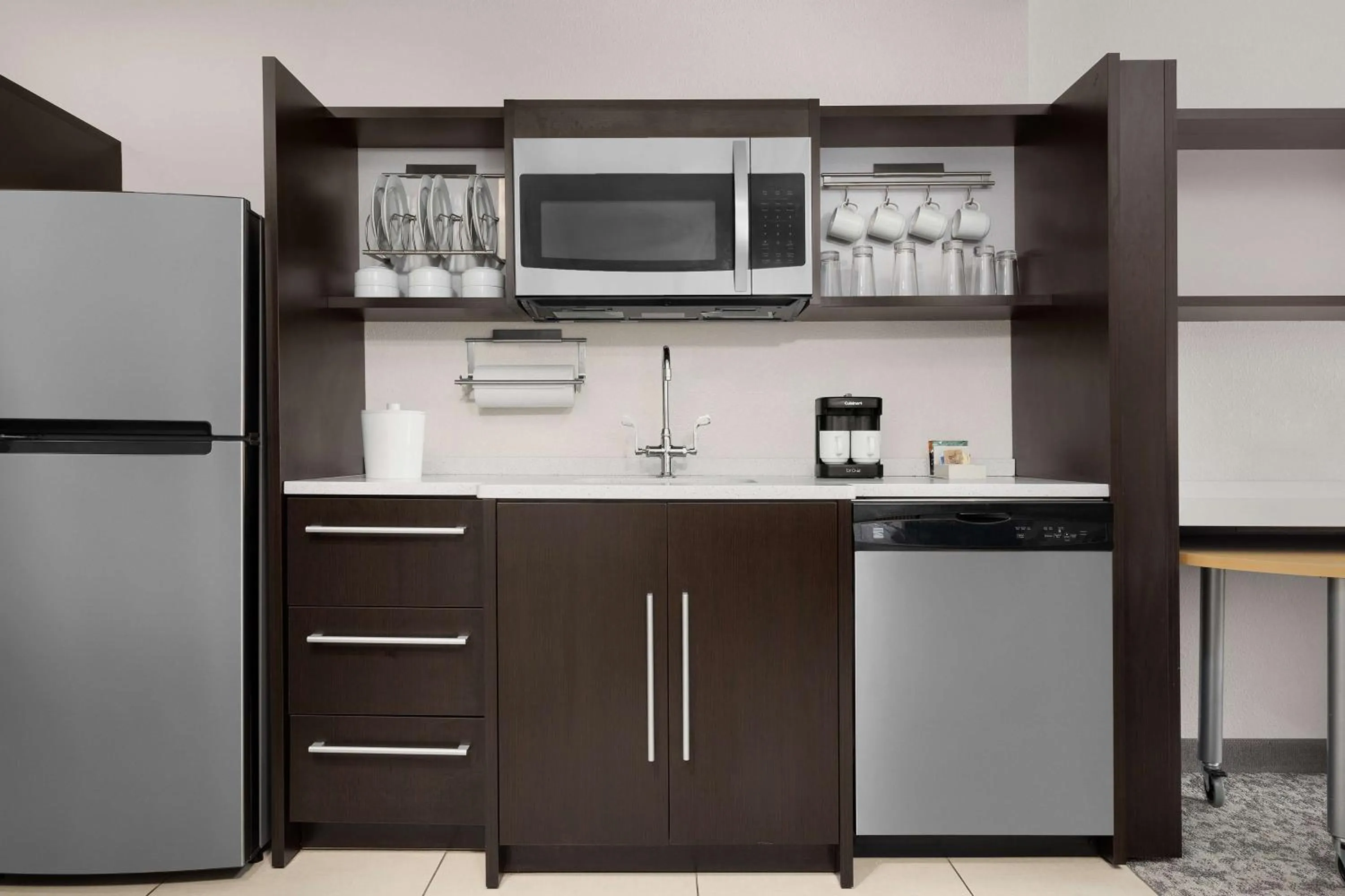 Kitchen or kitchenette in Home2 Suites by Hilton Knoxville West
