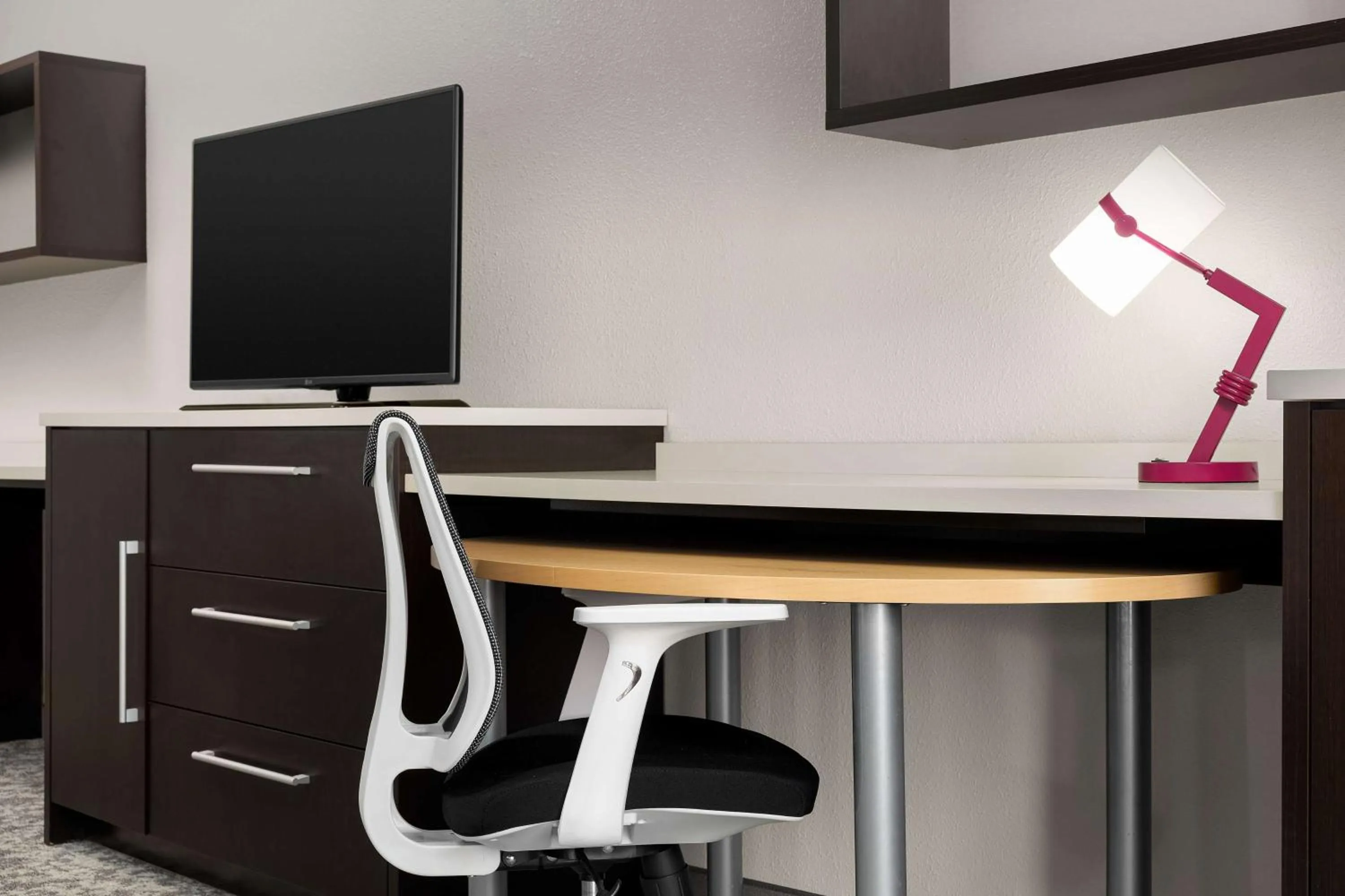 Bedroom in Home2 Suites by Hilton Knoxville West