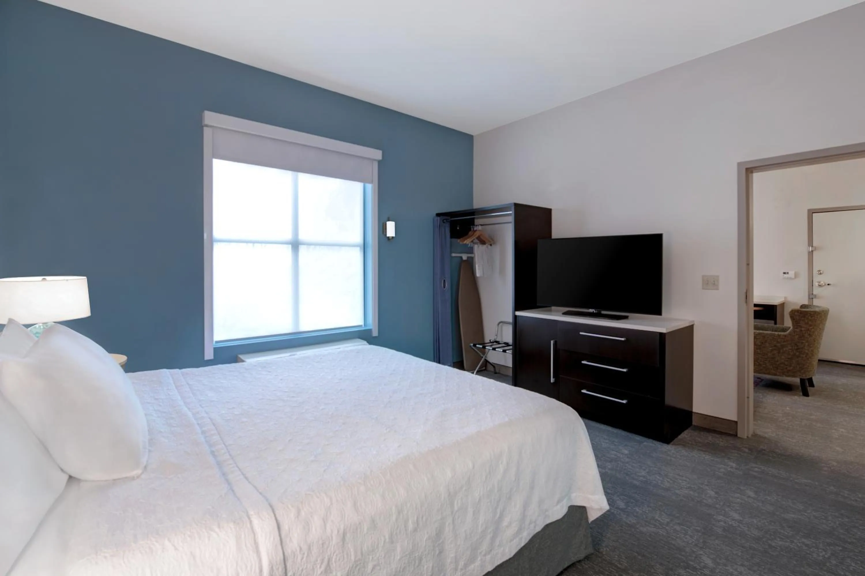 Bed in Home2 Suites by Hilton Tuscaloosa Downtown University Boulevard