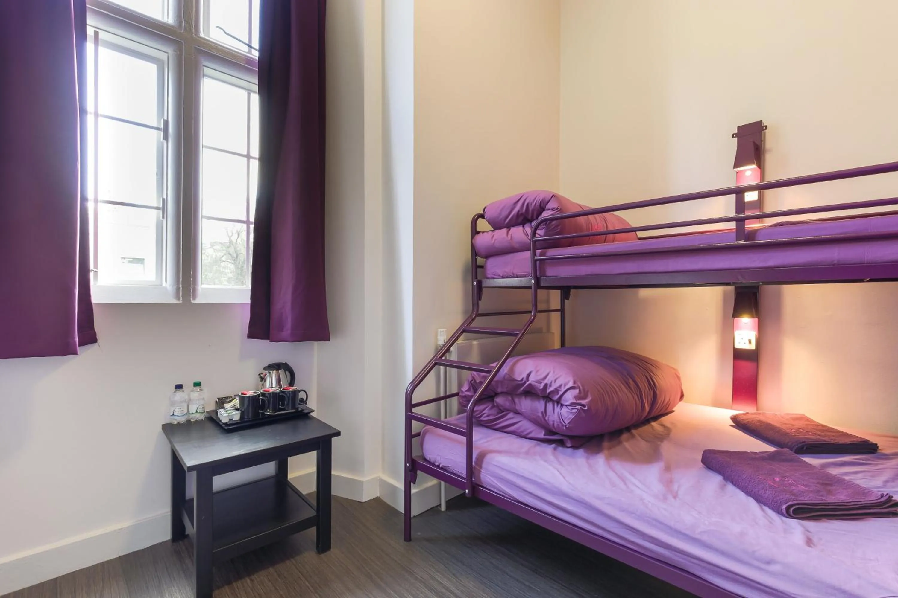 Day, Bed in Safestay London Kensington Holland Park