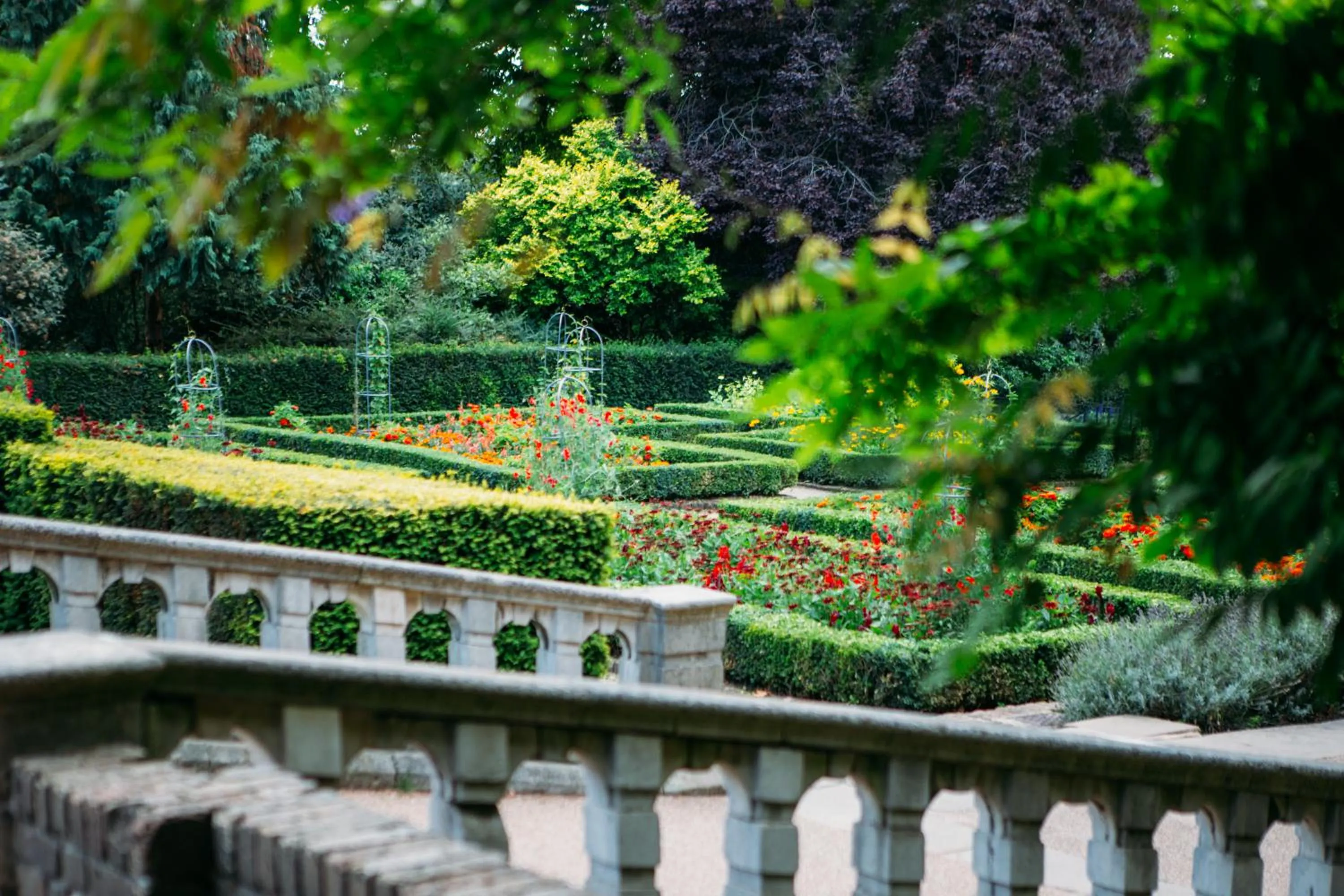 Neighbourhood in Safestay London Kensington Holland Park