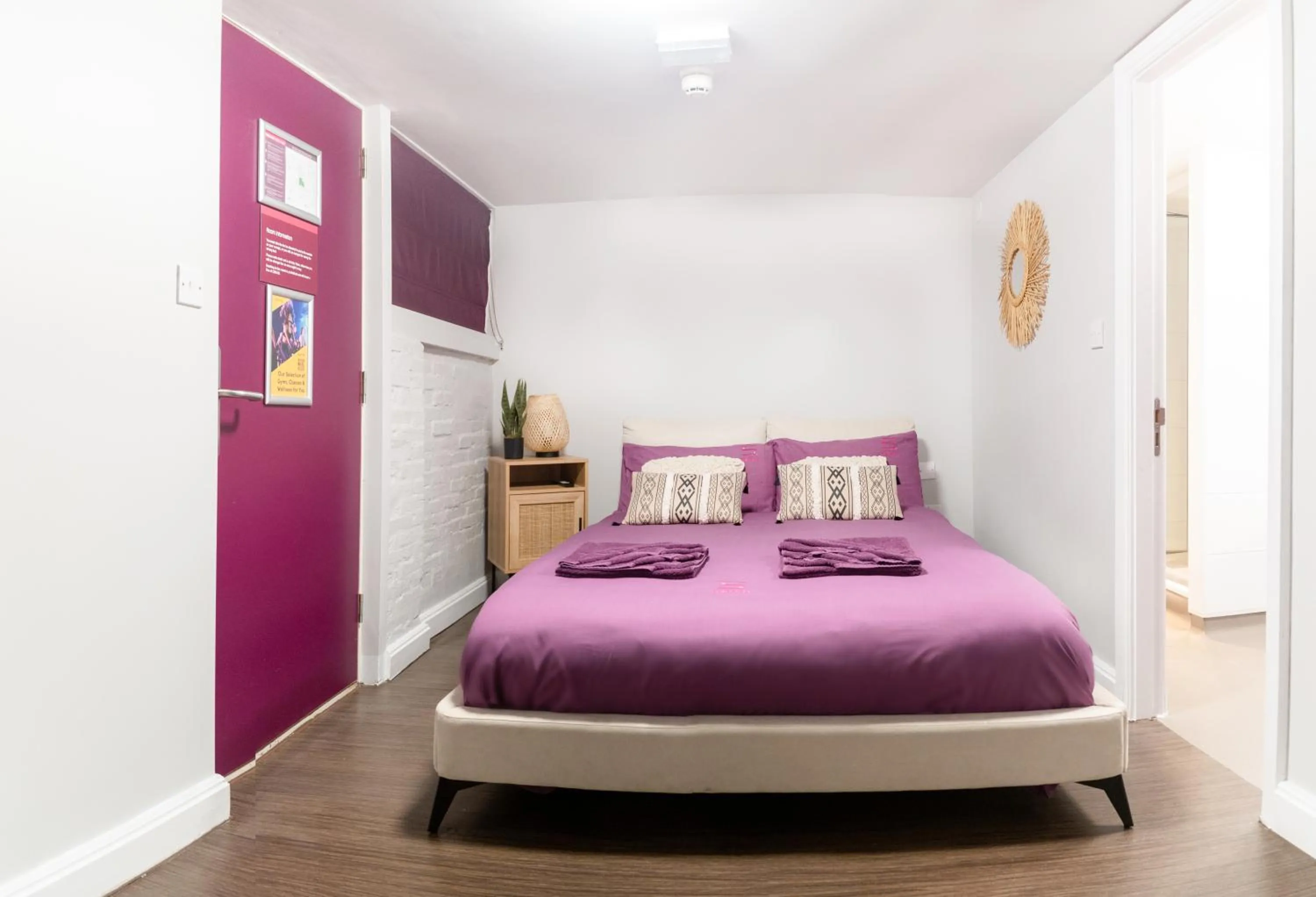 Bedroom, Bed in Safestay London Kensington Holland Park