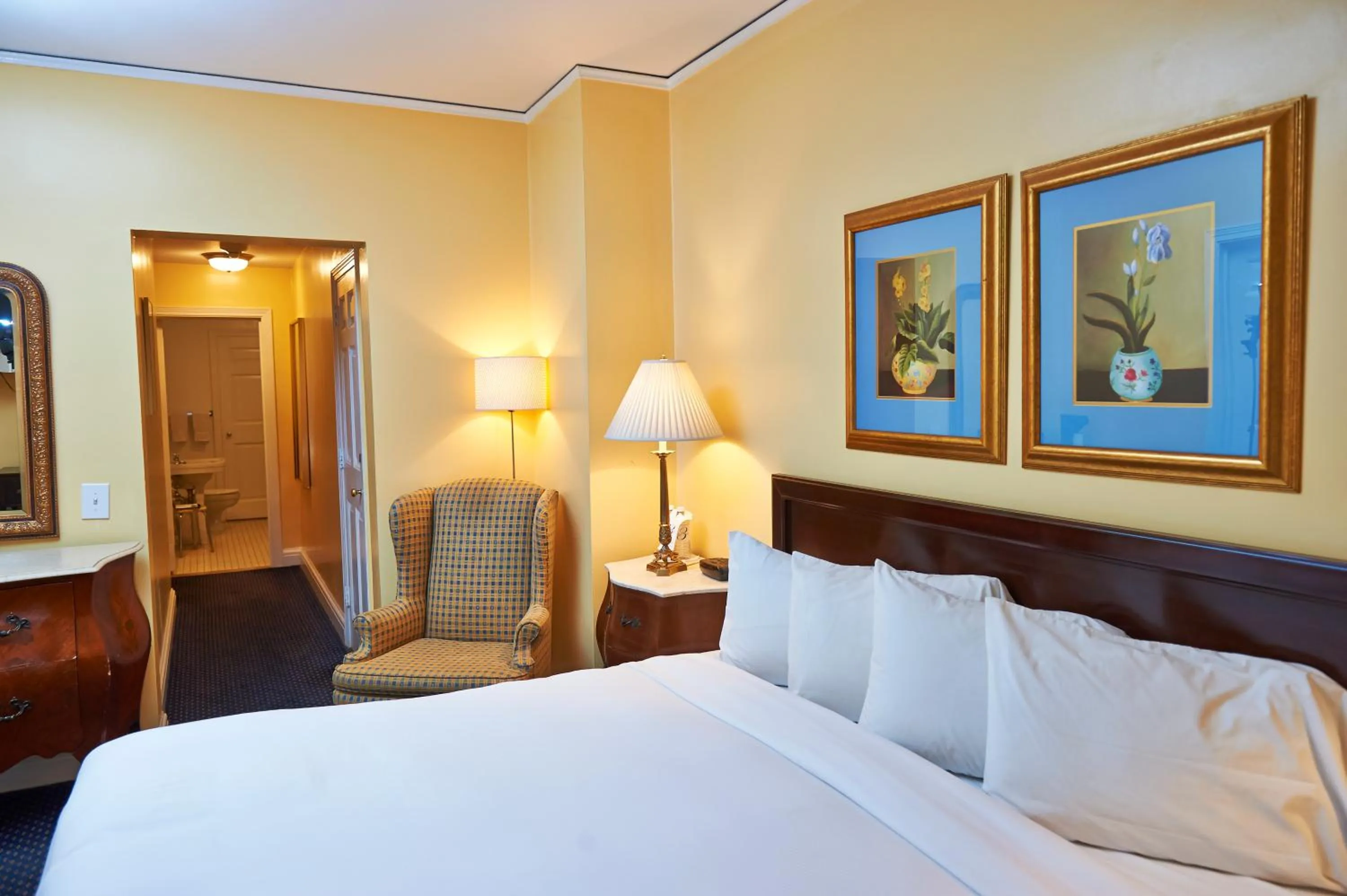 Bedroom, Bed in 3 West Club