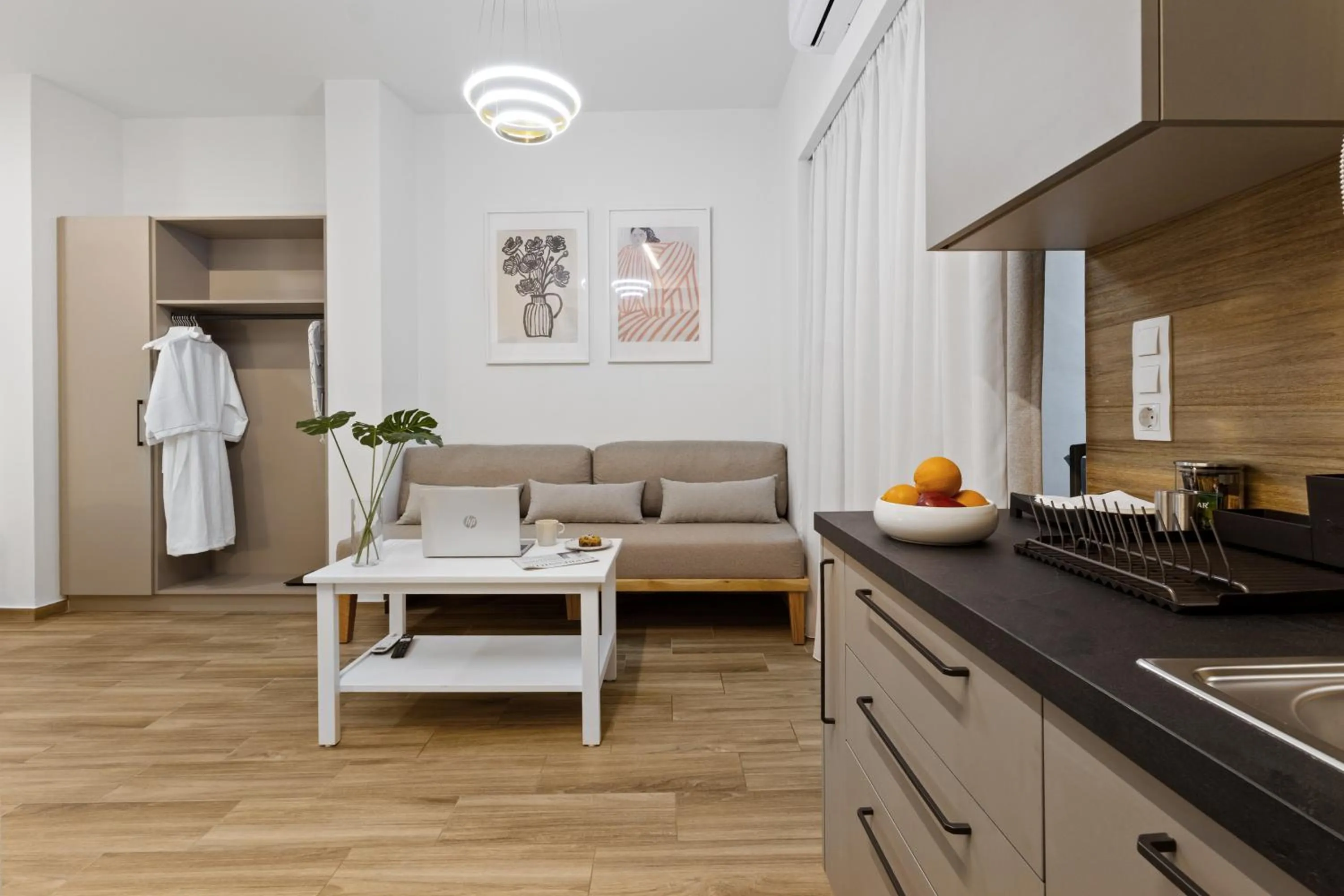 Kitchen or kitchenette in Enea City Suites