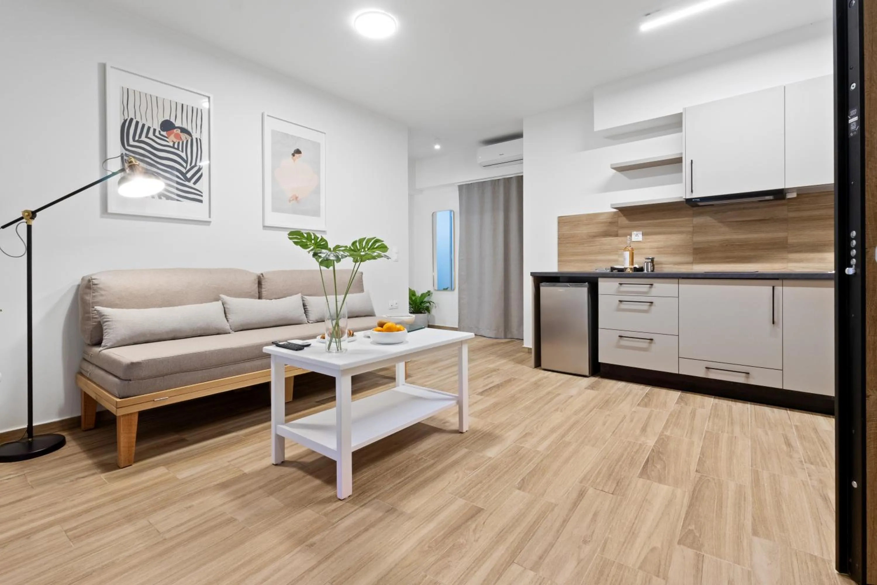 Seating area in Enea City Suites