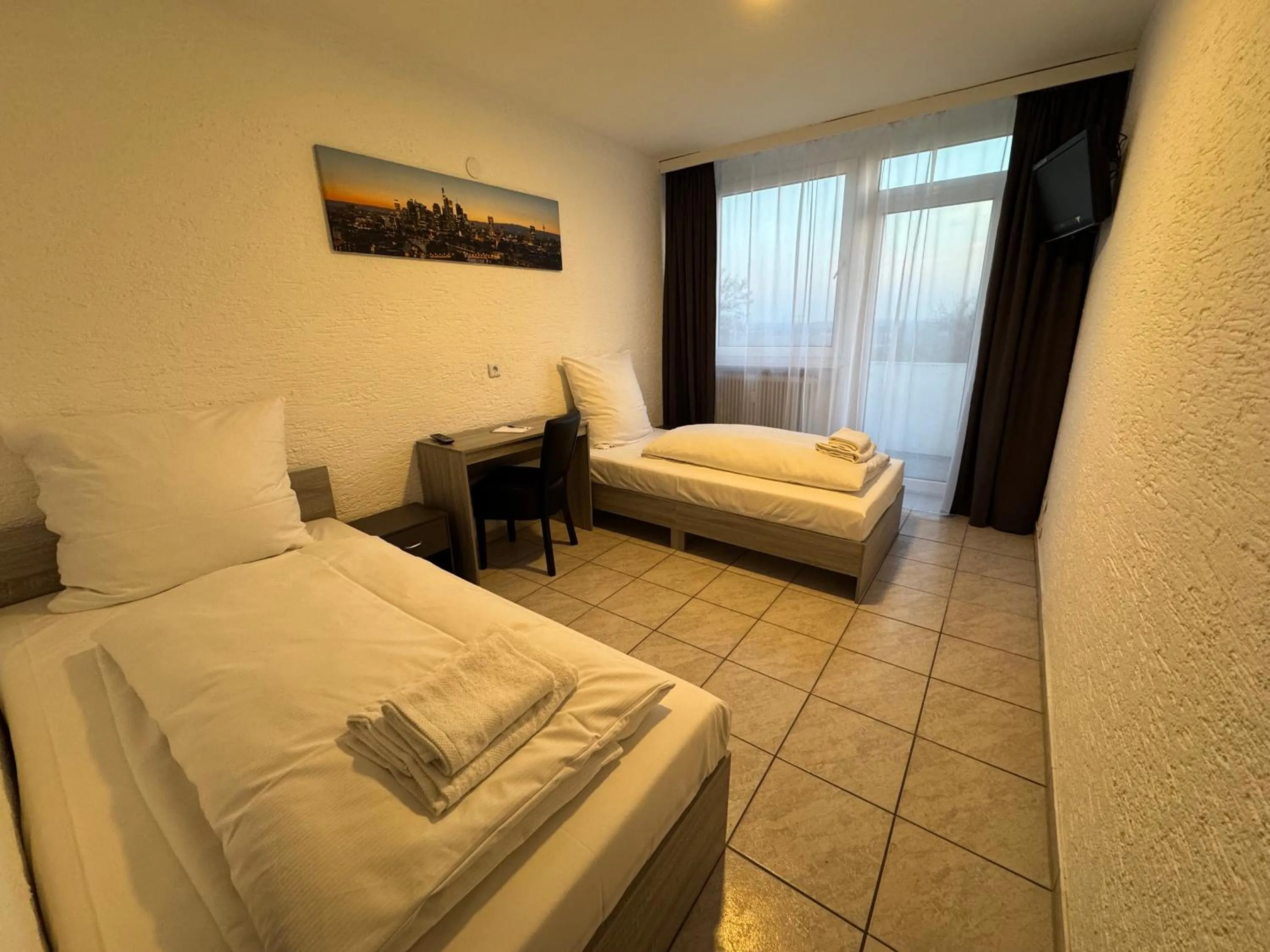Triple Room with View in Hotel Main Taunus