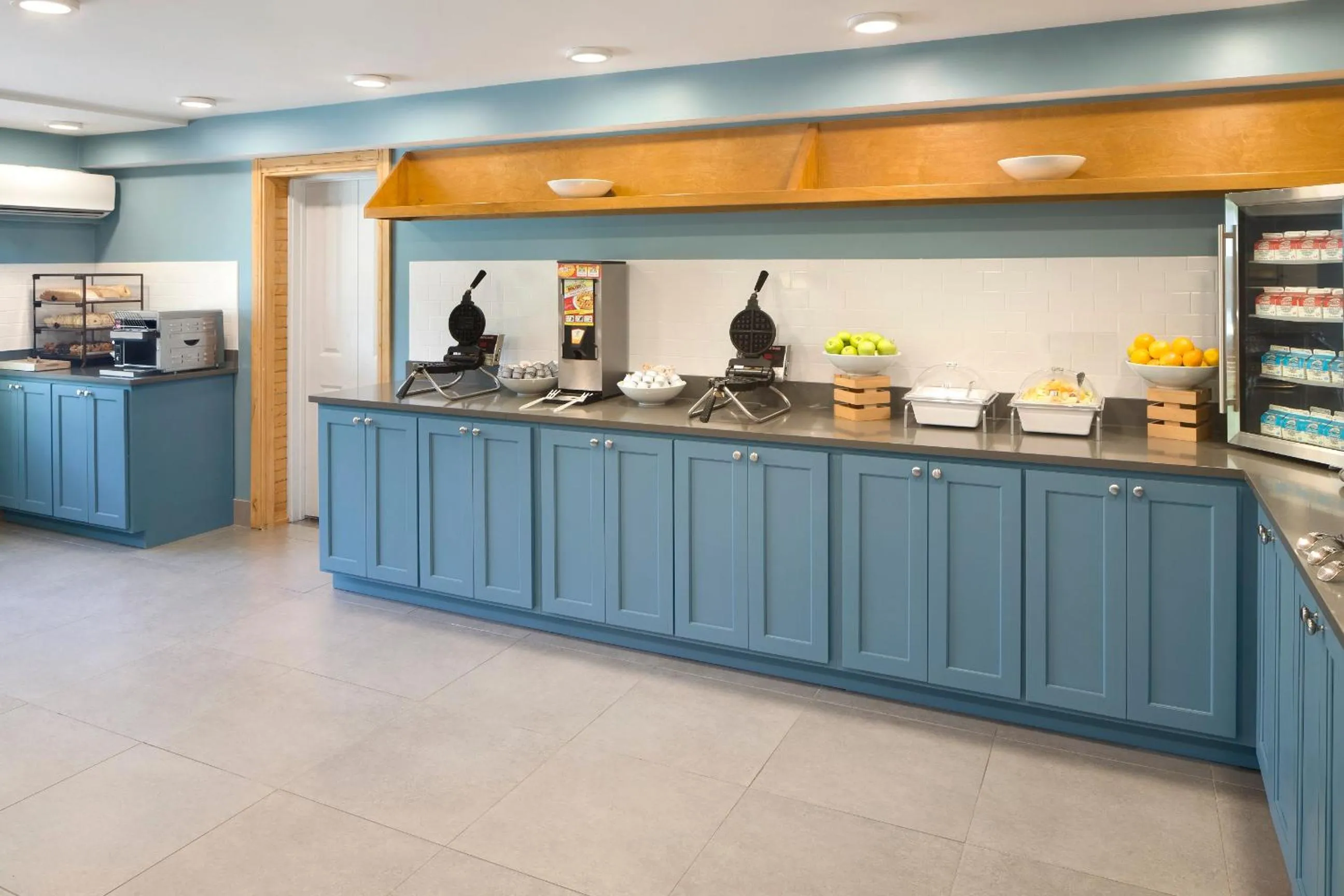 Continental breakfast in Country Inn & Suites Downtown Convention Center by Radisson, Gatlinburg, TN