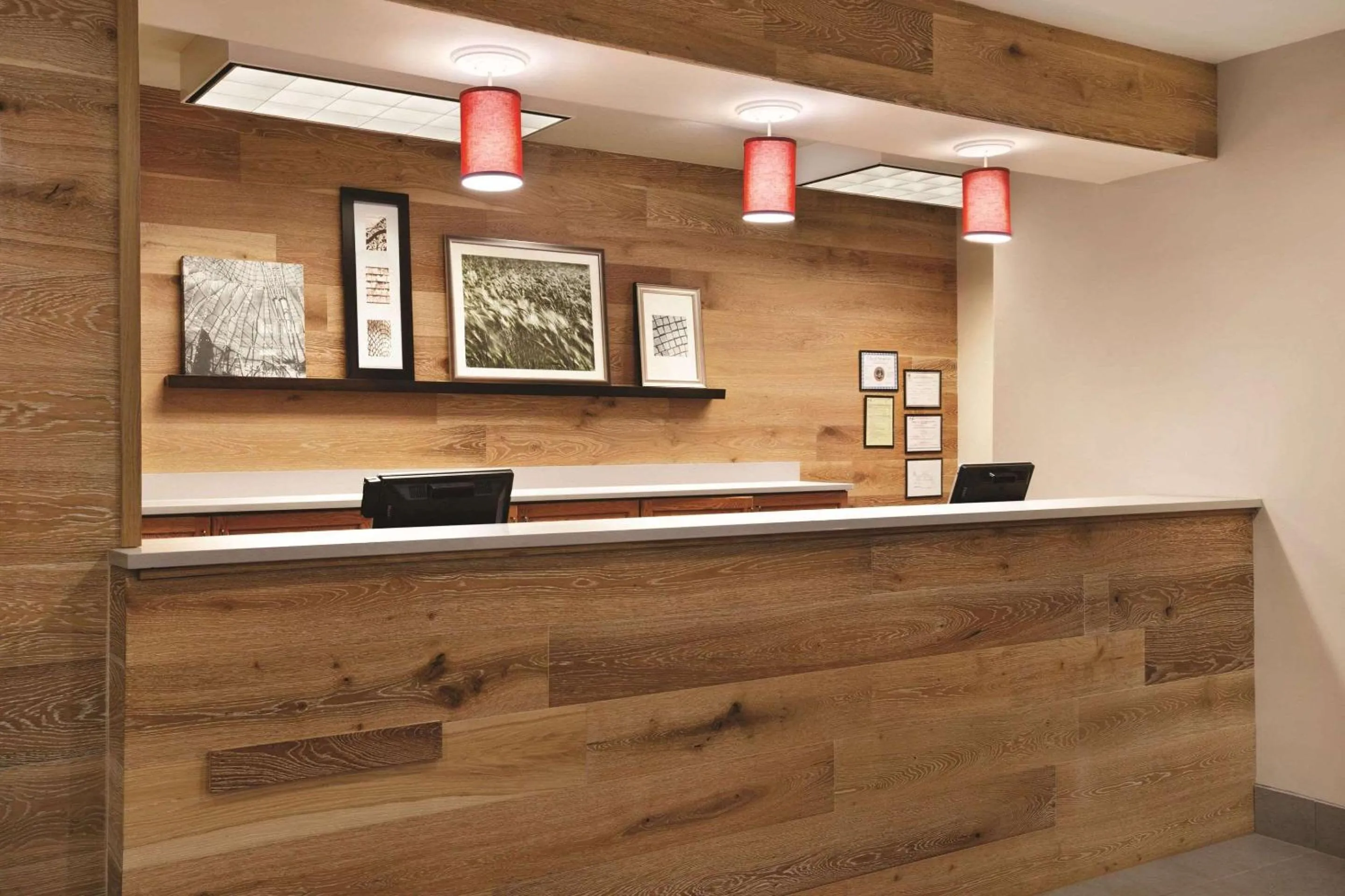 Lobby or reception in Country Inn & Suites by Radisson, Newnan, GA