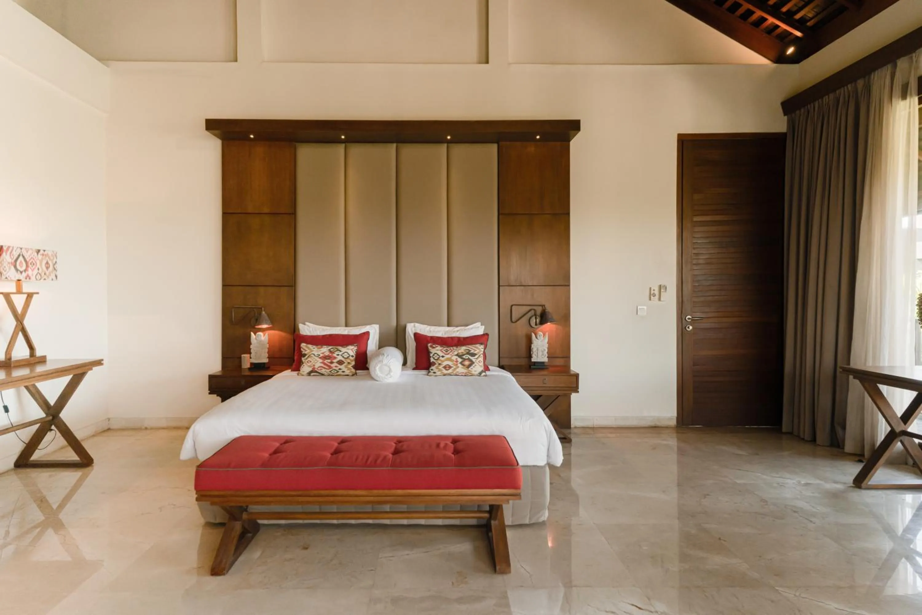 Property building, Bed in OMEKAI Cemagi by Nakula