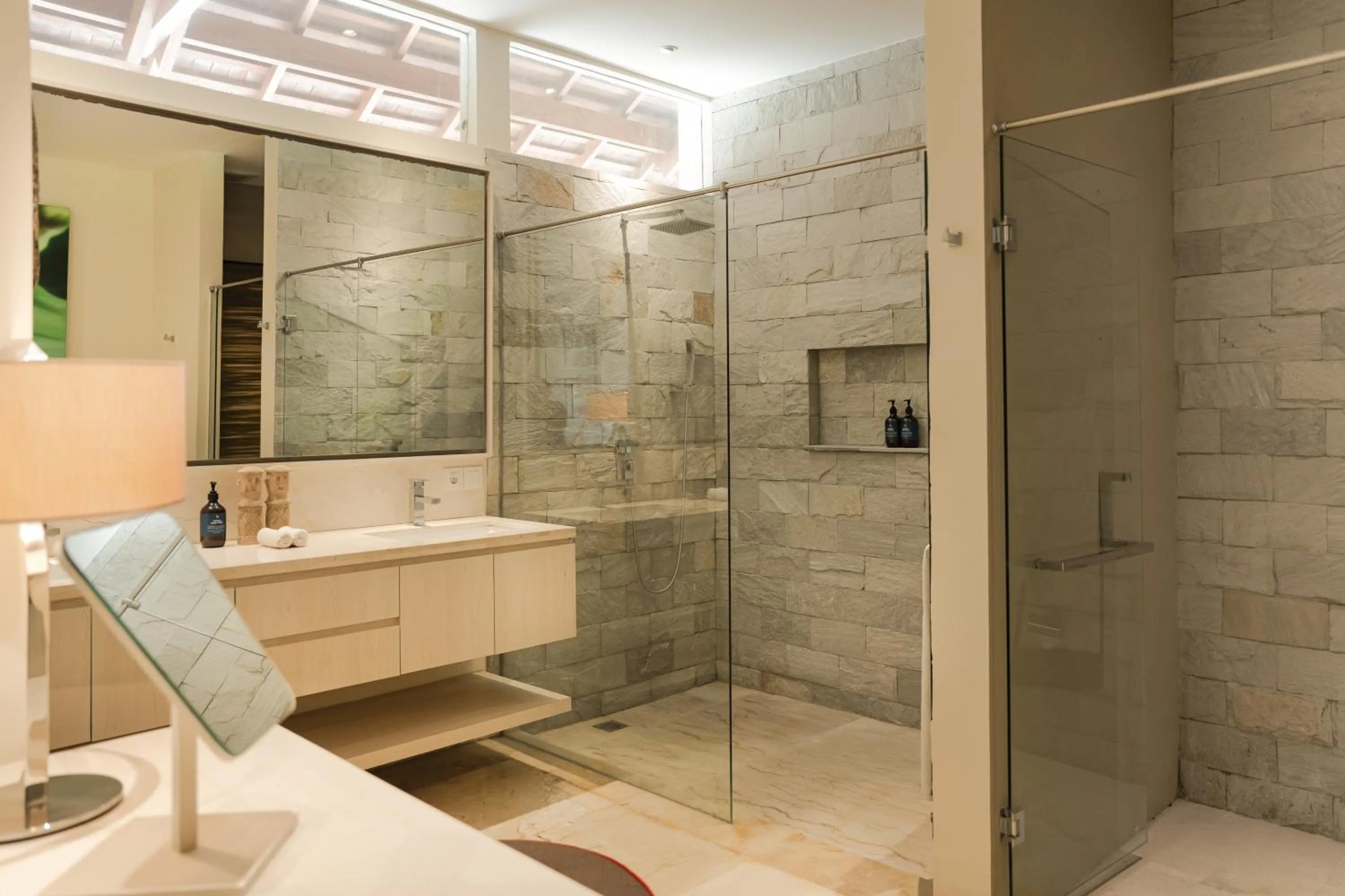 Shower in OMEKAI Cemagi by Nakula