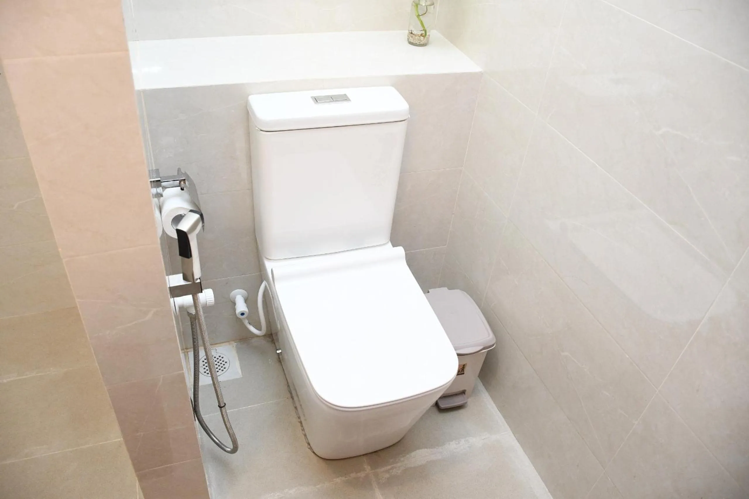 Toilet in Hotel Lanka Super Corals