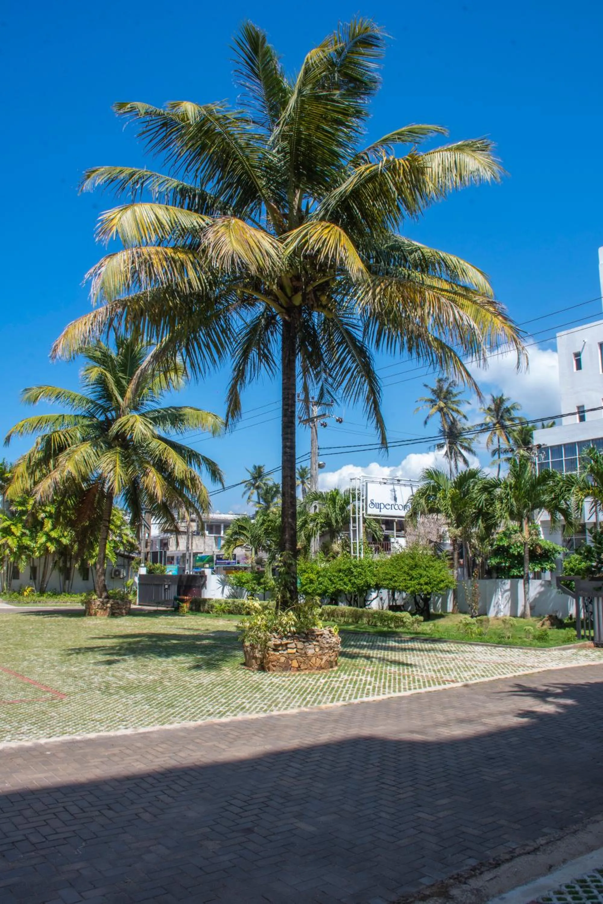Parking in Hotel Lanka Super Corals
