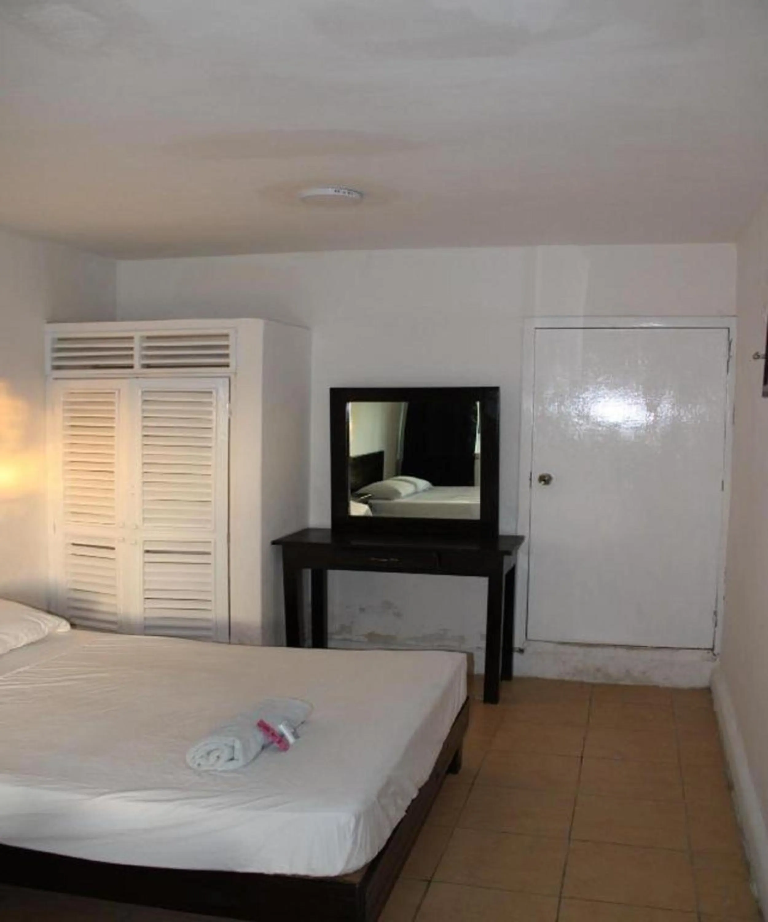 Bedroom, Bed in OYO Hotel Colibri