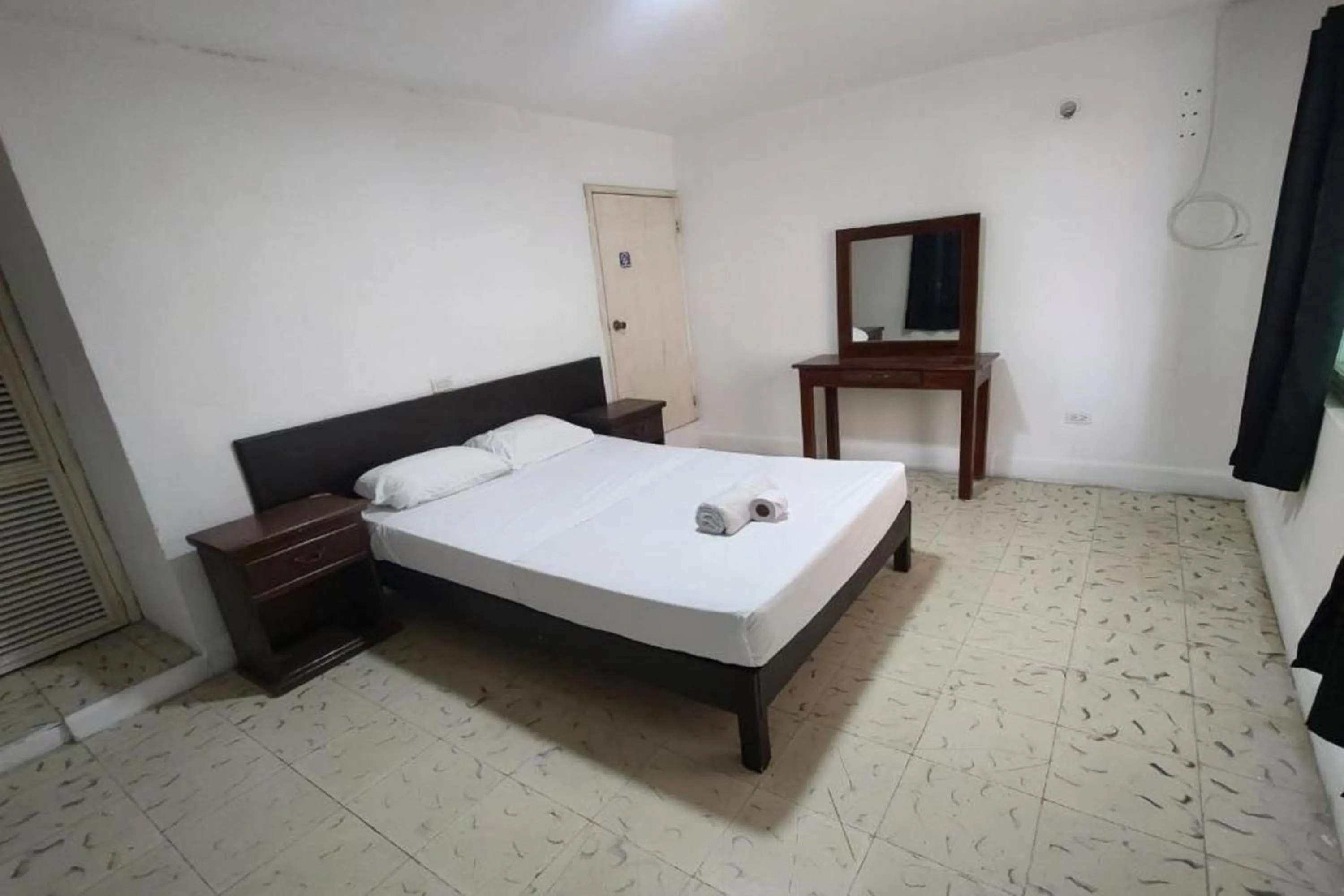 Bedroom, Bed in OYO Hotel Colibri