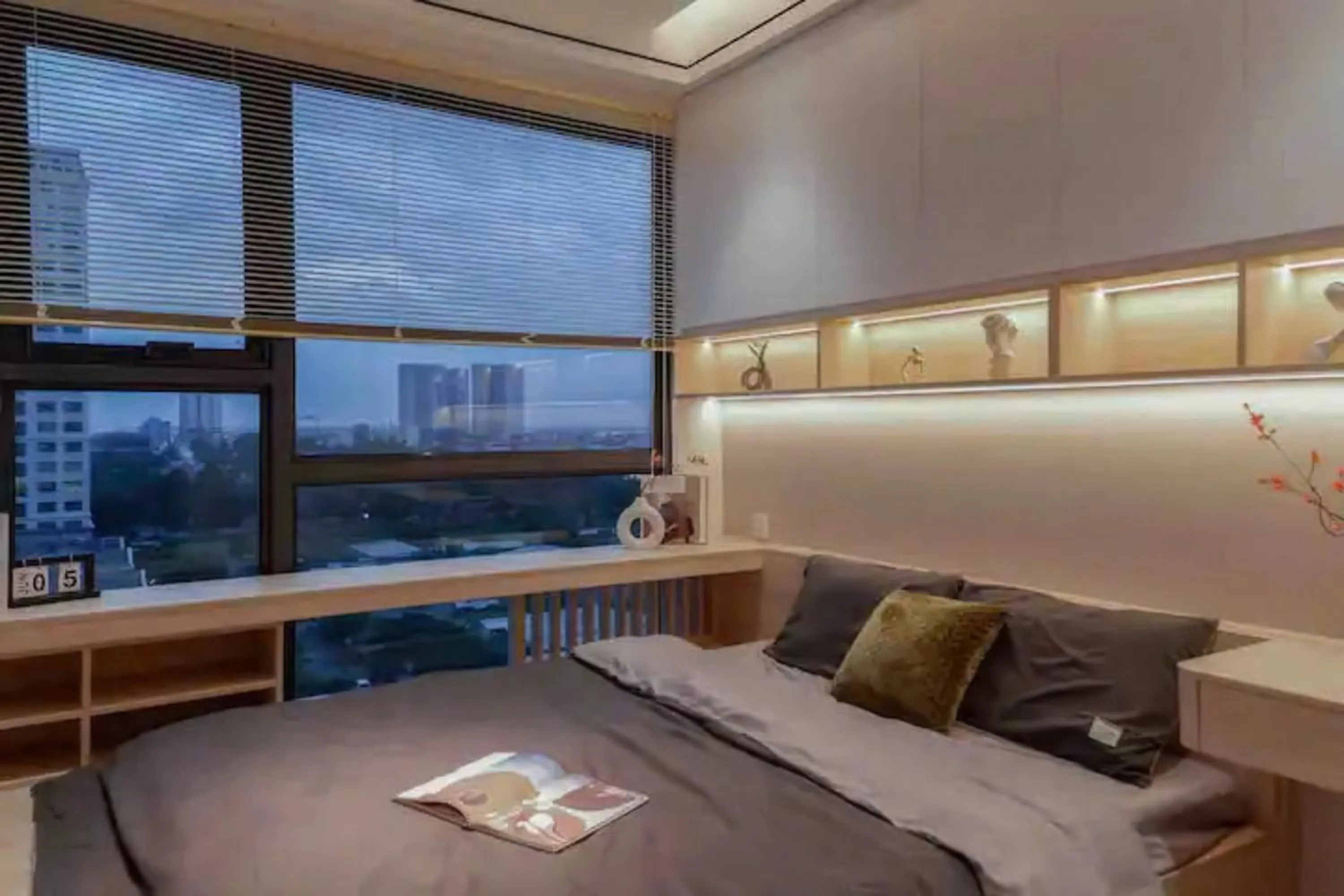 Bed in The Antonia Apartments - Korea Town D7