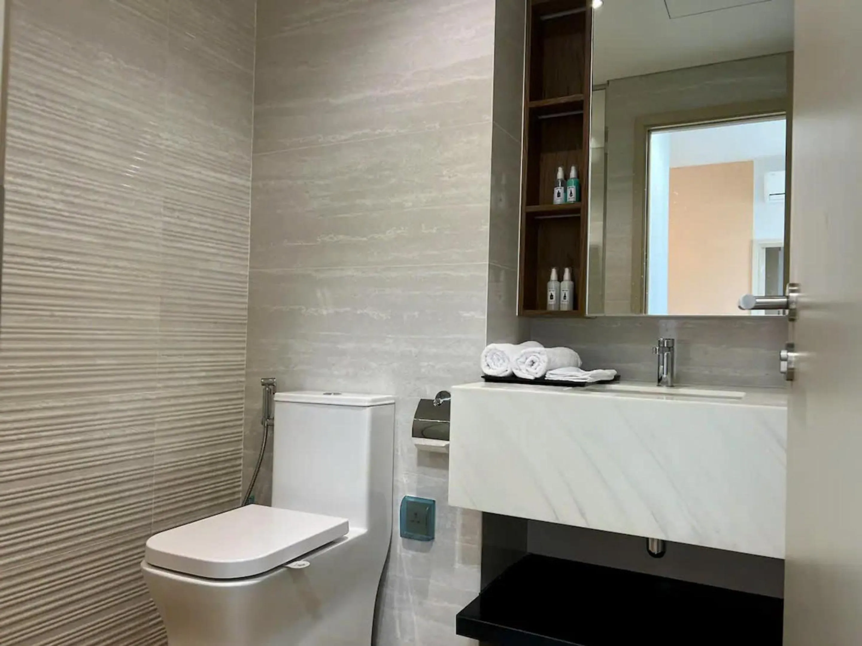 Toilet in The Antonia Apartments - Korea Town D7