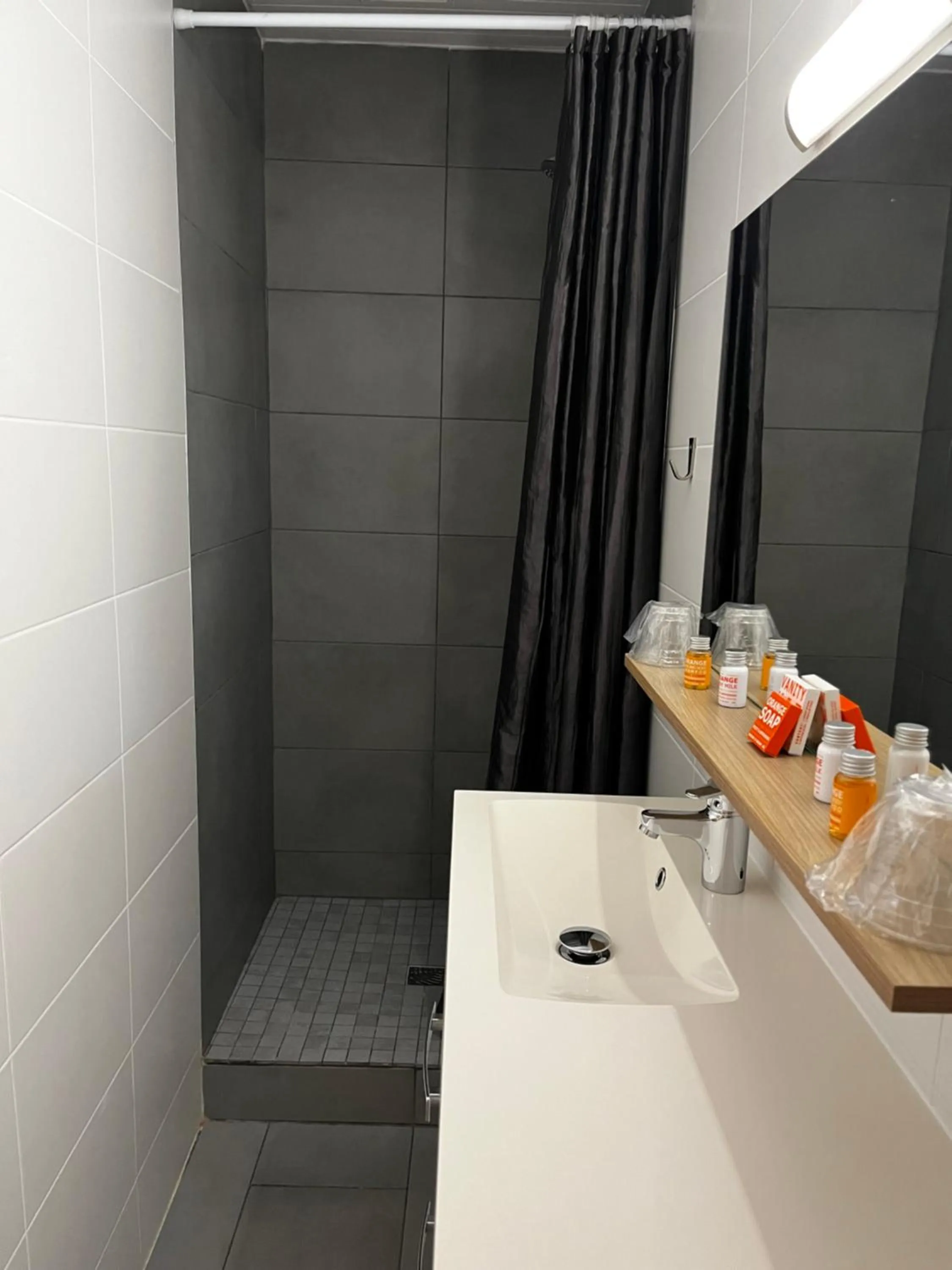 Bathroom in Hotel Cote et Lac