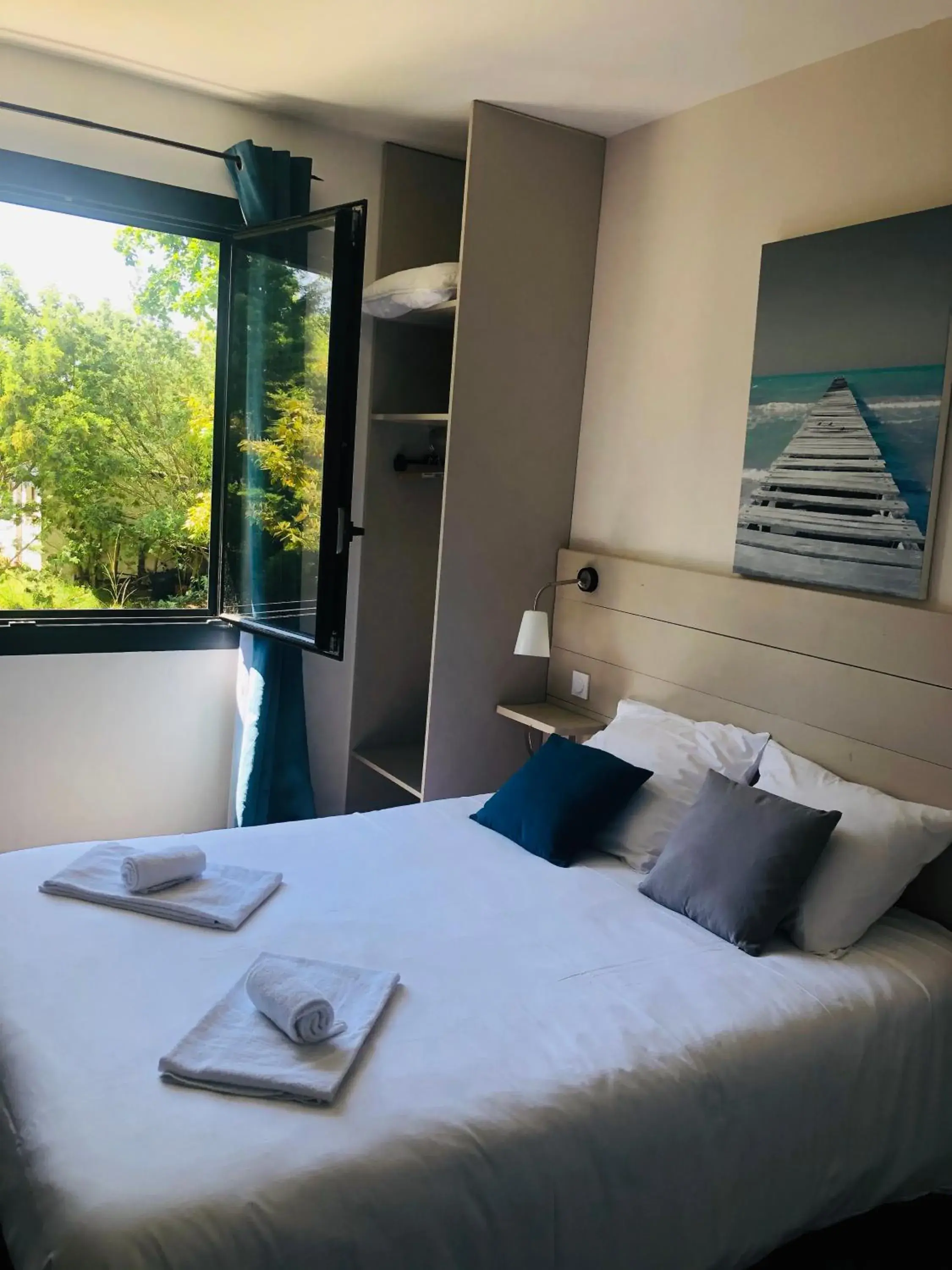 Double Room with Garden View in Hotel Cote et Lac Double Room with Garden View in Hotel Cote et Lac