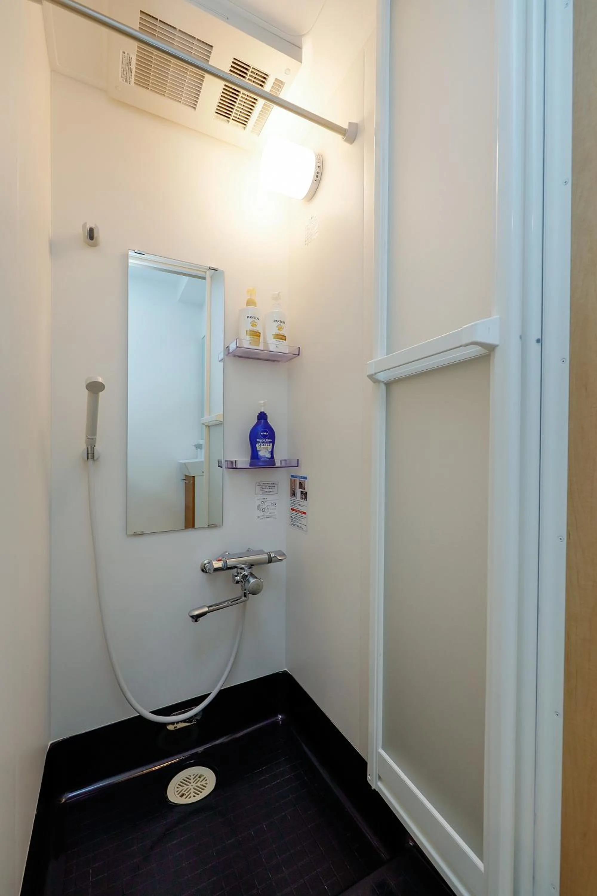 Zenith Shinjuku Hinoki by Tranova