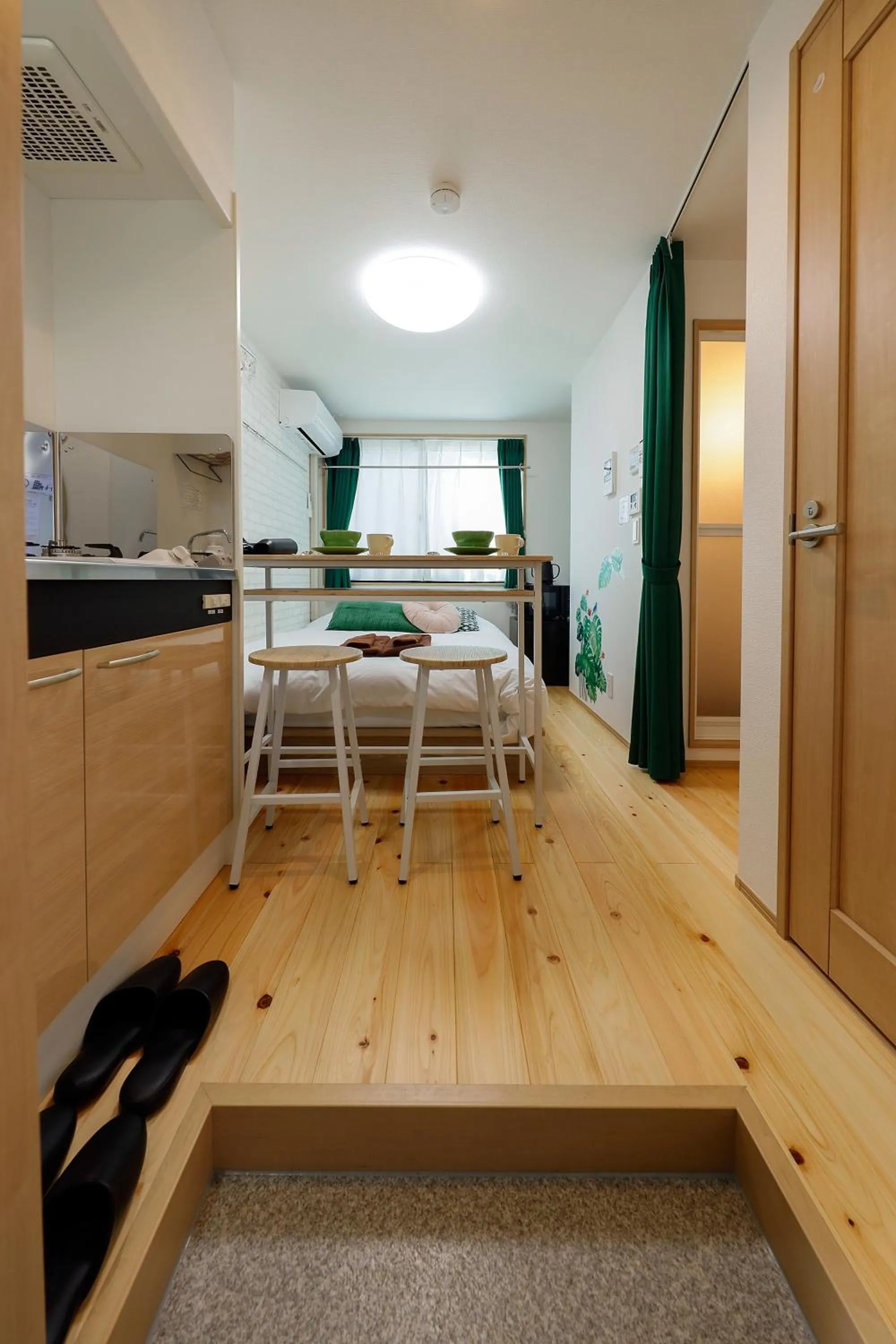 Zenith Shinjuku Hinoki by Tranova