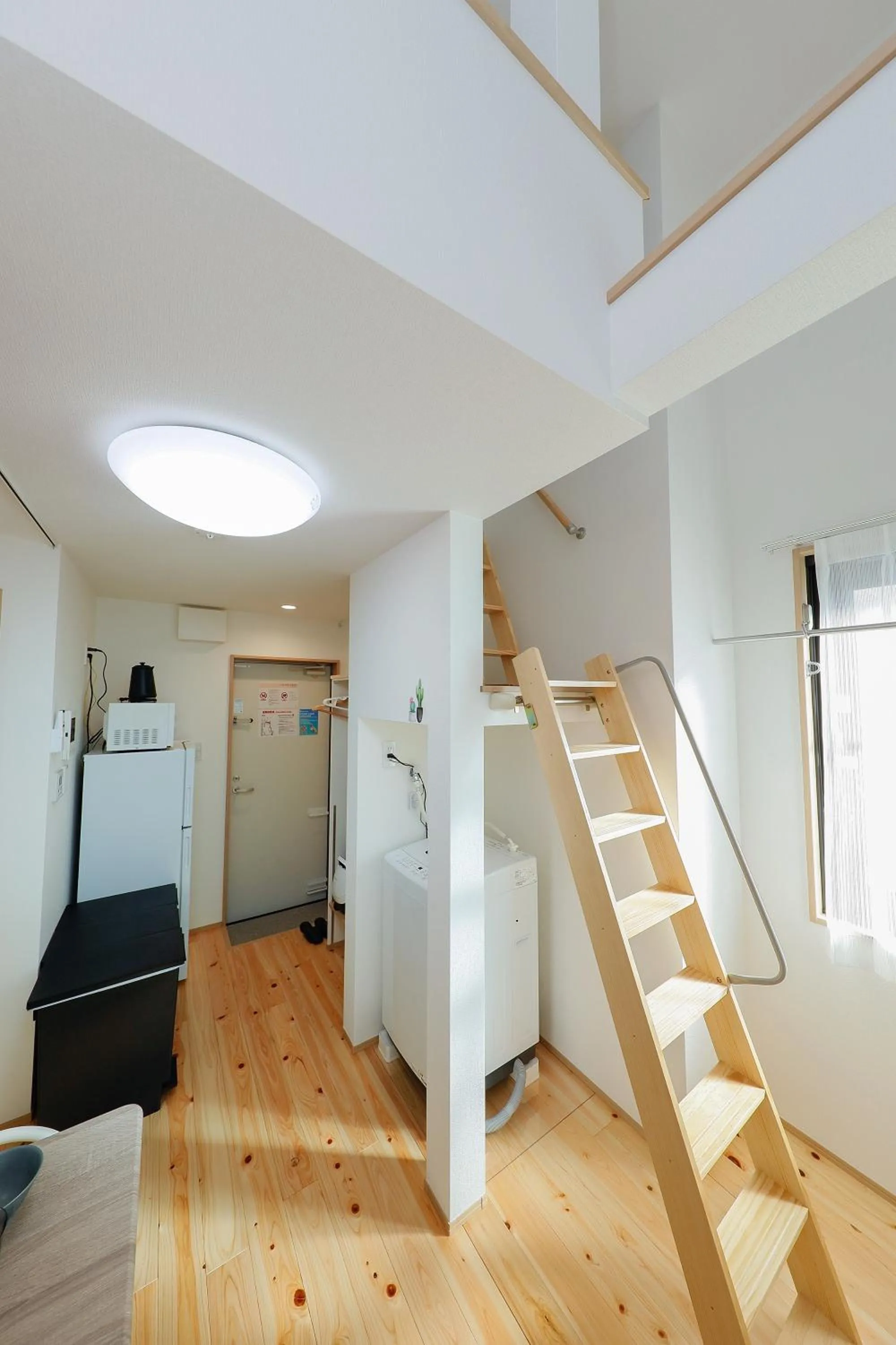 Bed in Zenith Shinjuku Hinoki by Tranova