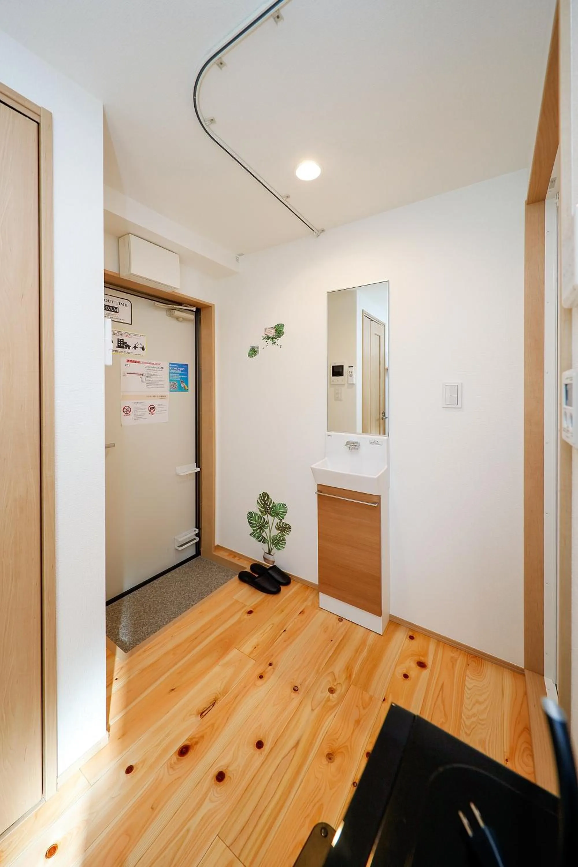 Zenith Shinjuku Hinoki by Tranova