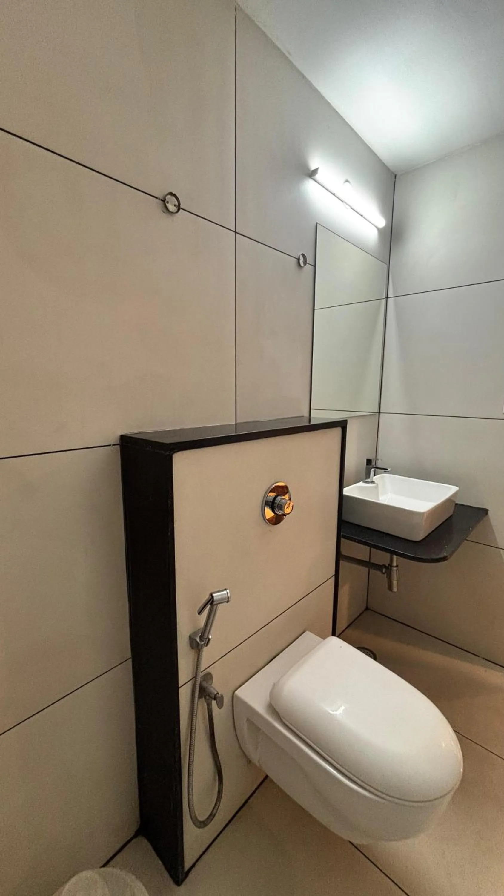 Toilet in Hotel Kalyan Suites