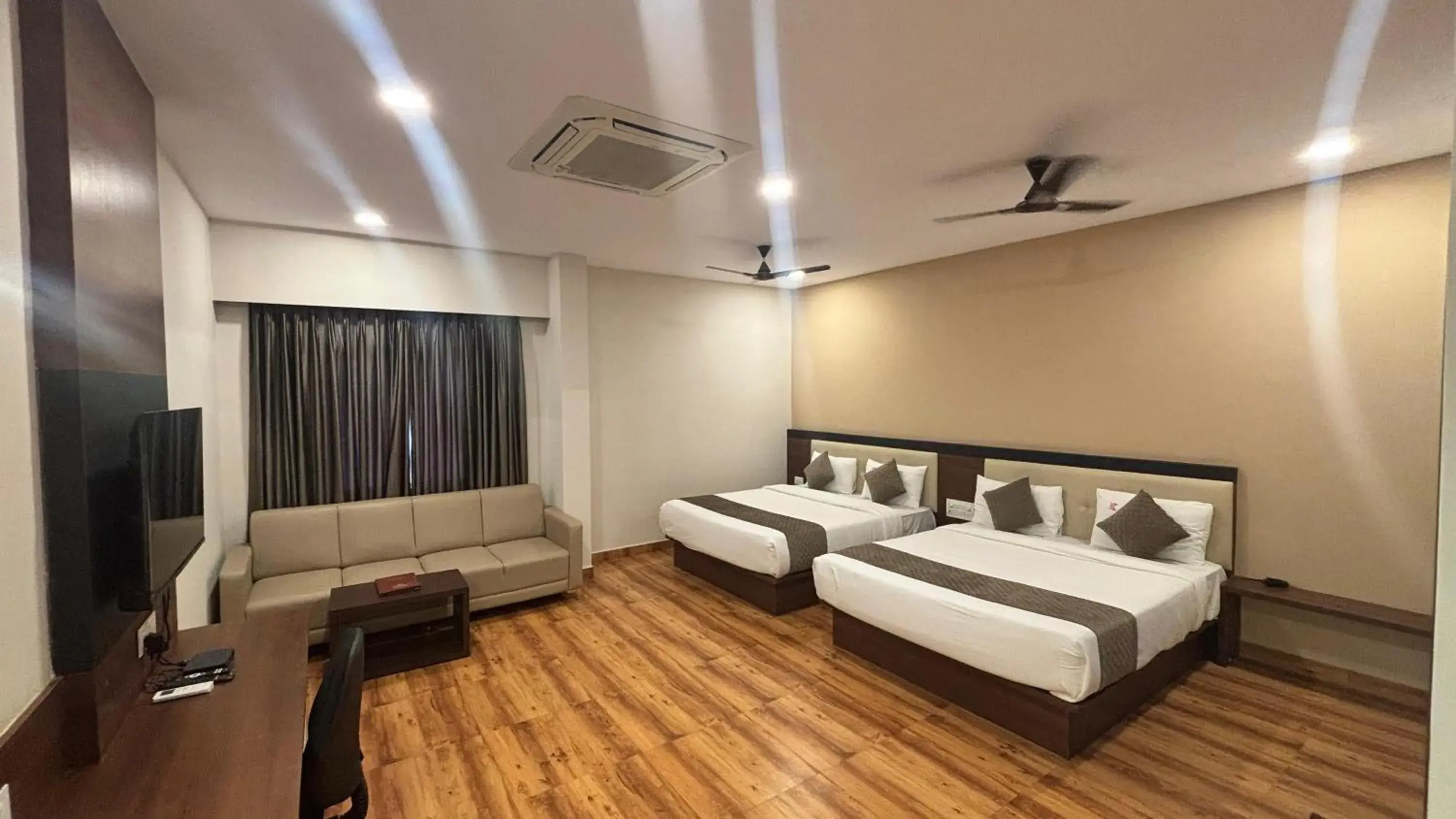 Hotel Kalyan Suites Hotel Kalyan Suites