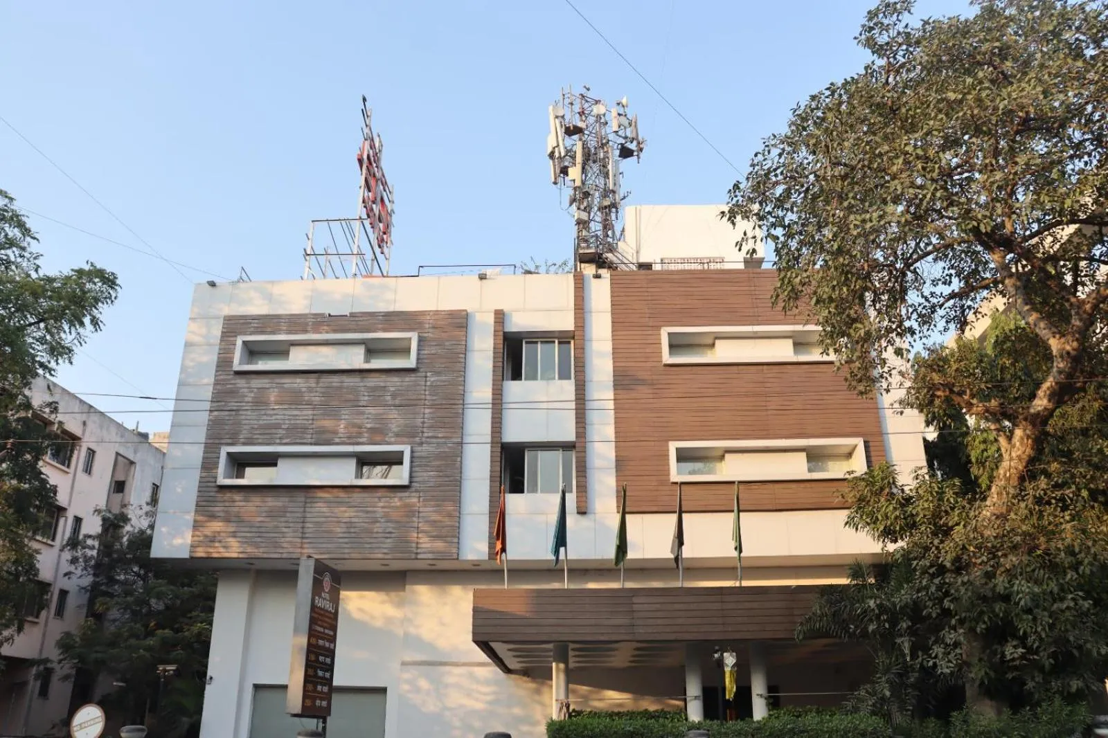 Property building in Hotel Raviraj, Chhatrapati Sambhaji Nagar