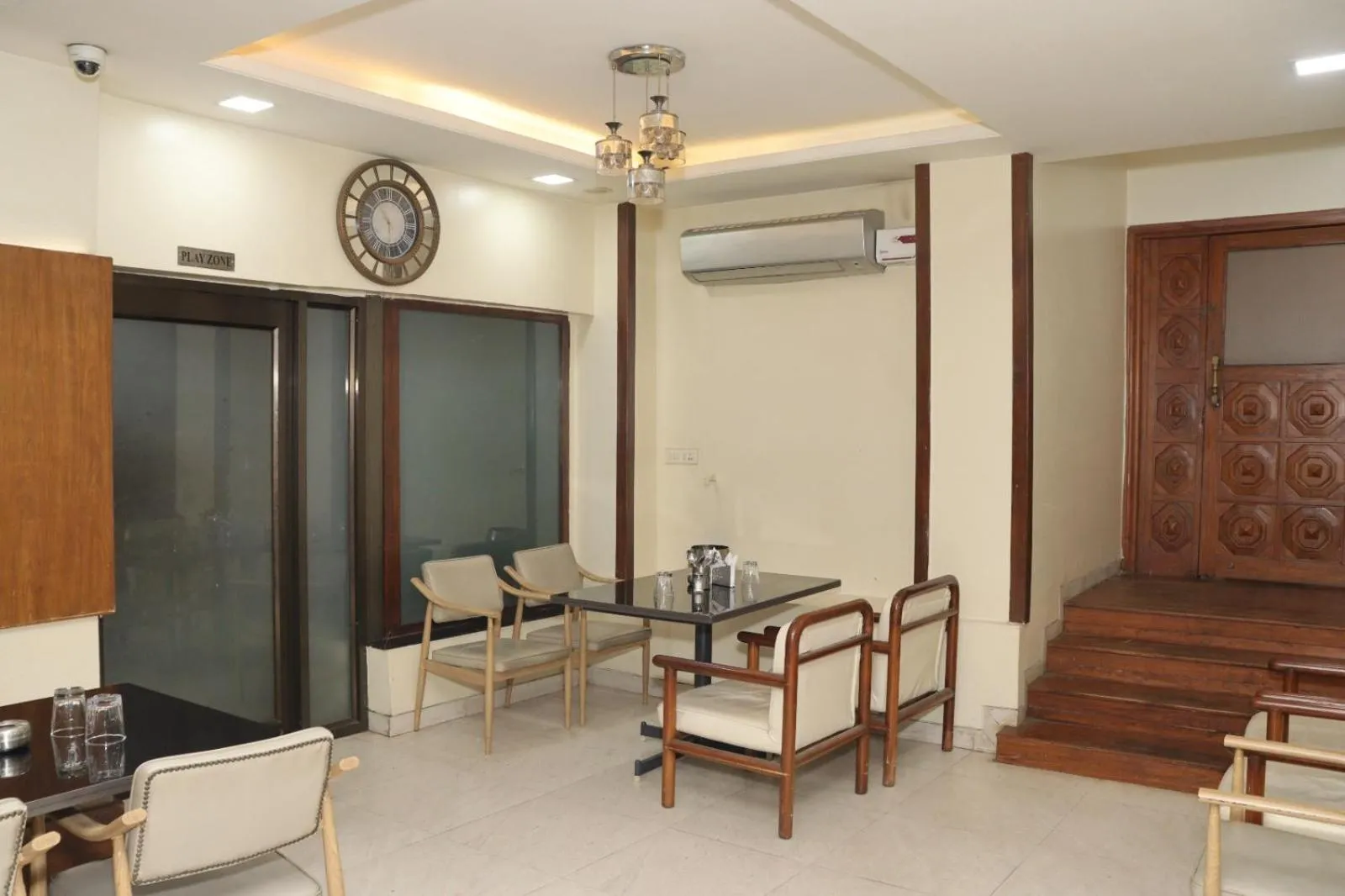 Seating area in Hotel Raviraj, Chhatrapati Sambhaji Nagar