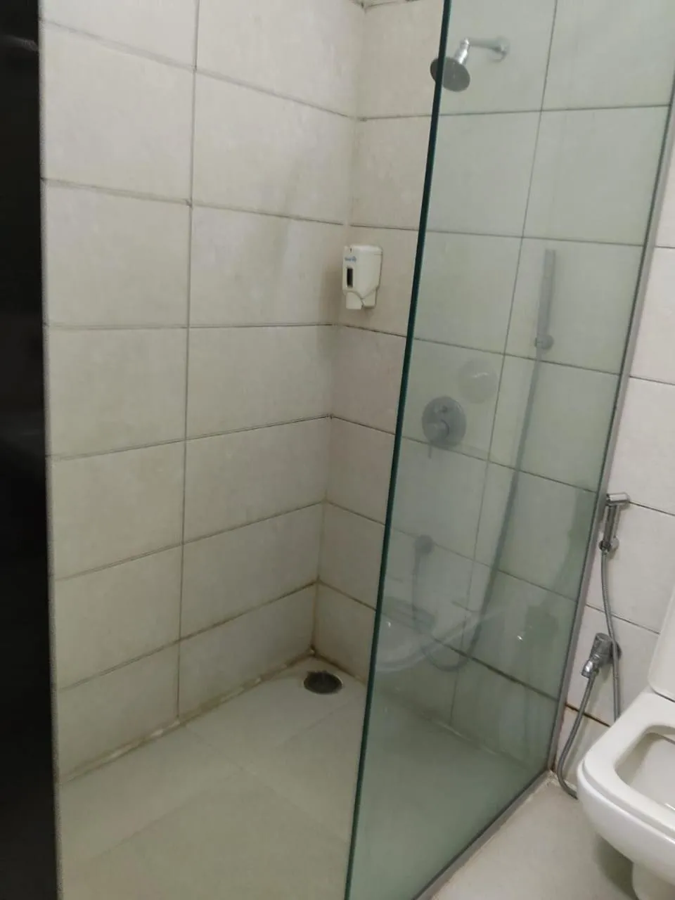 Toilet in Hotel Raviraj, Chhatrapati Sambhaji Nagar