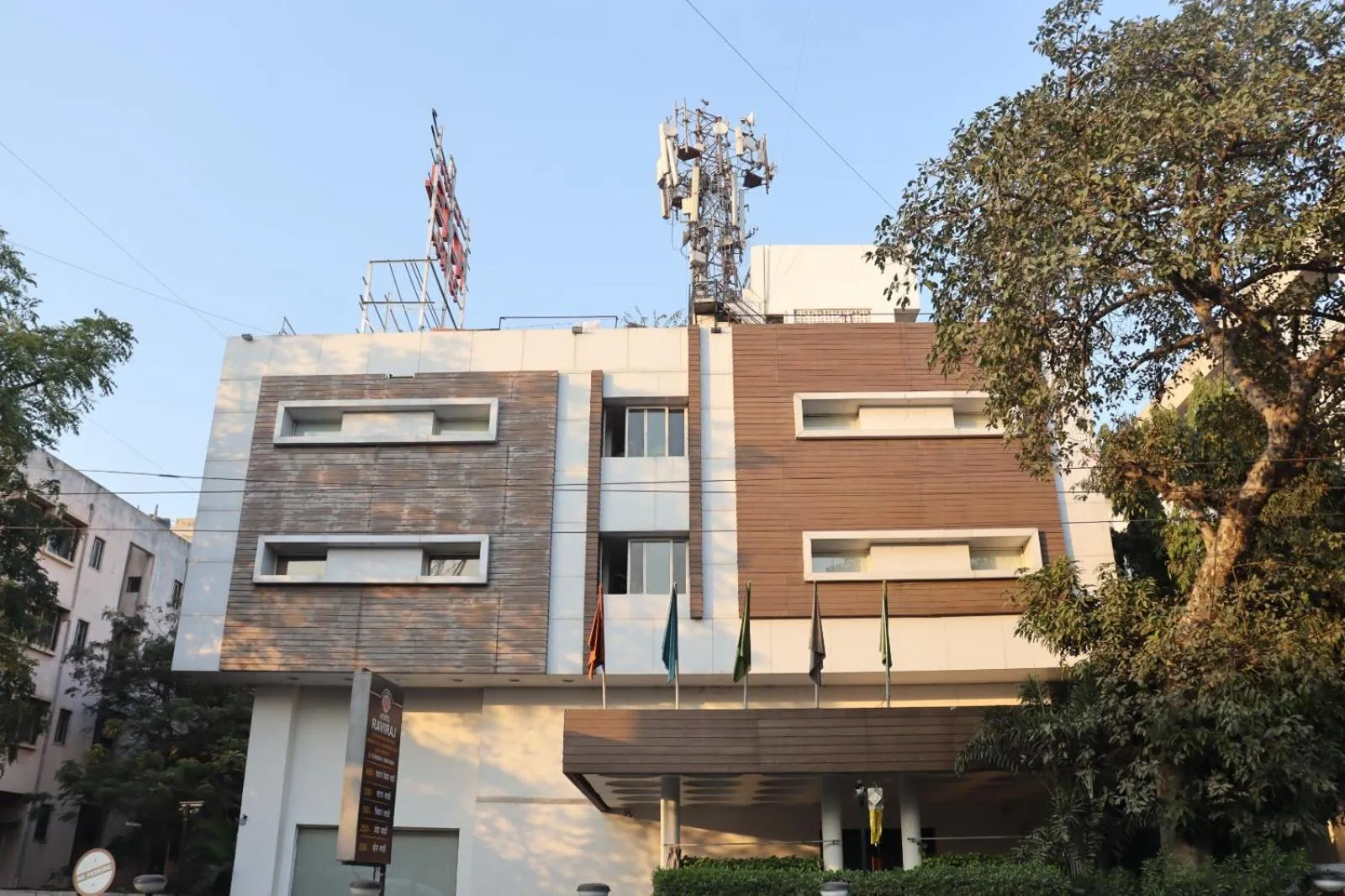 Property building in Hotel Raviraj, Chhatrapati Sambhaji Nagar
