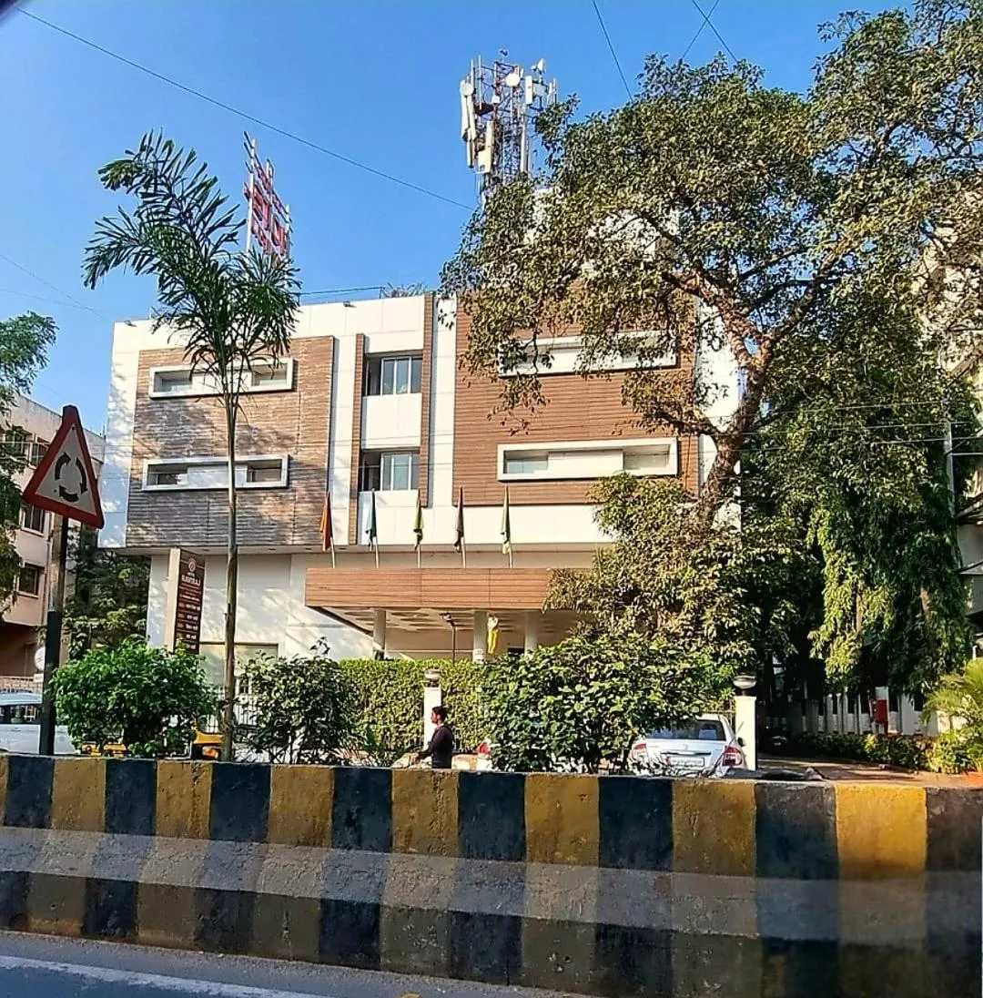 Property building in Hotel Raviraj, Chhatrapati Sambhaji Nagar