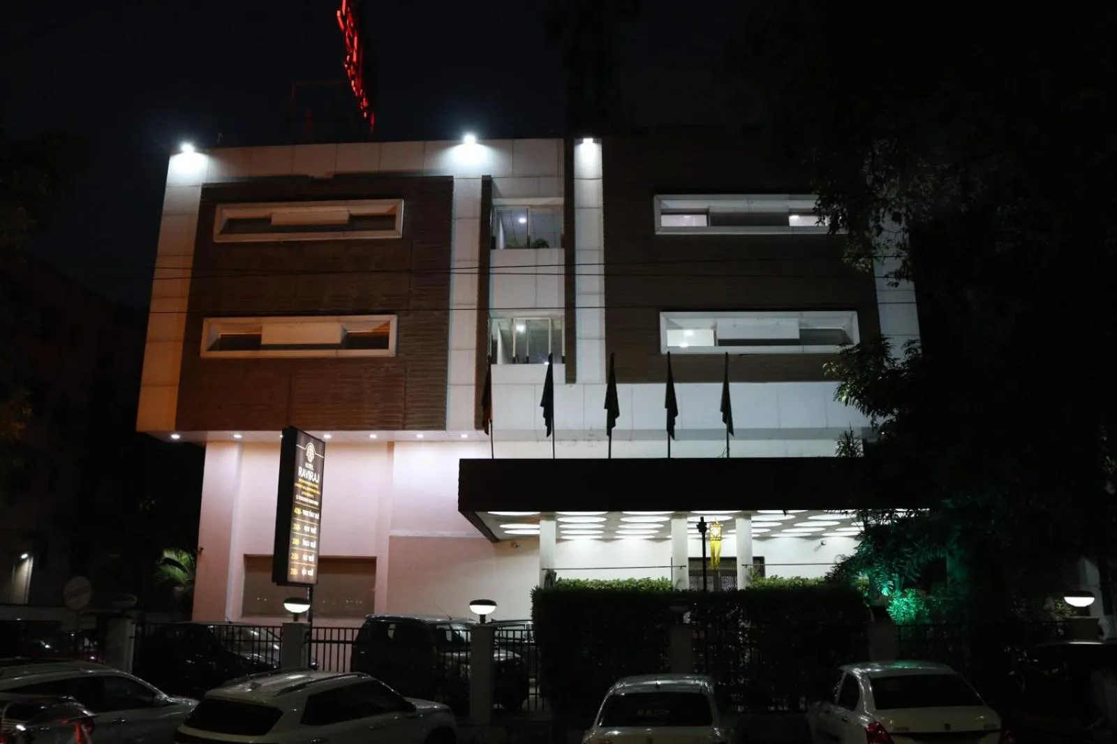 Property building in Hotel Raviraj, Chhatrapati Sambhaji Nagar